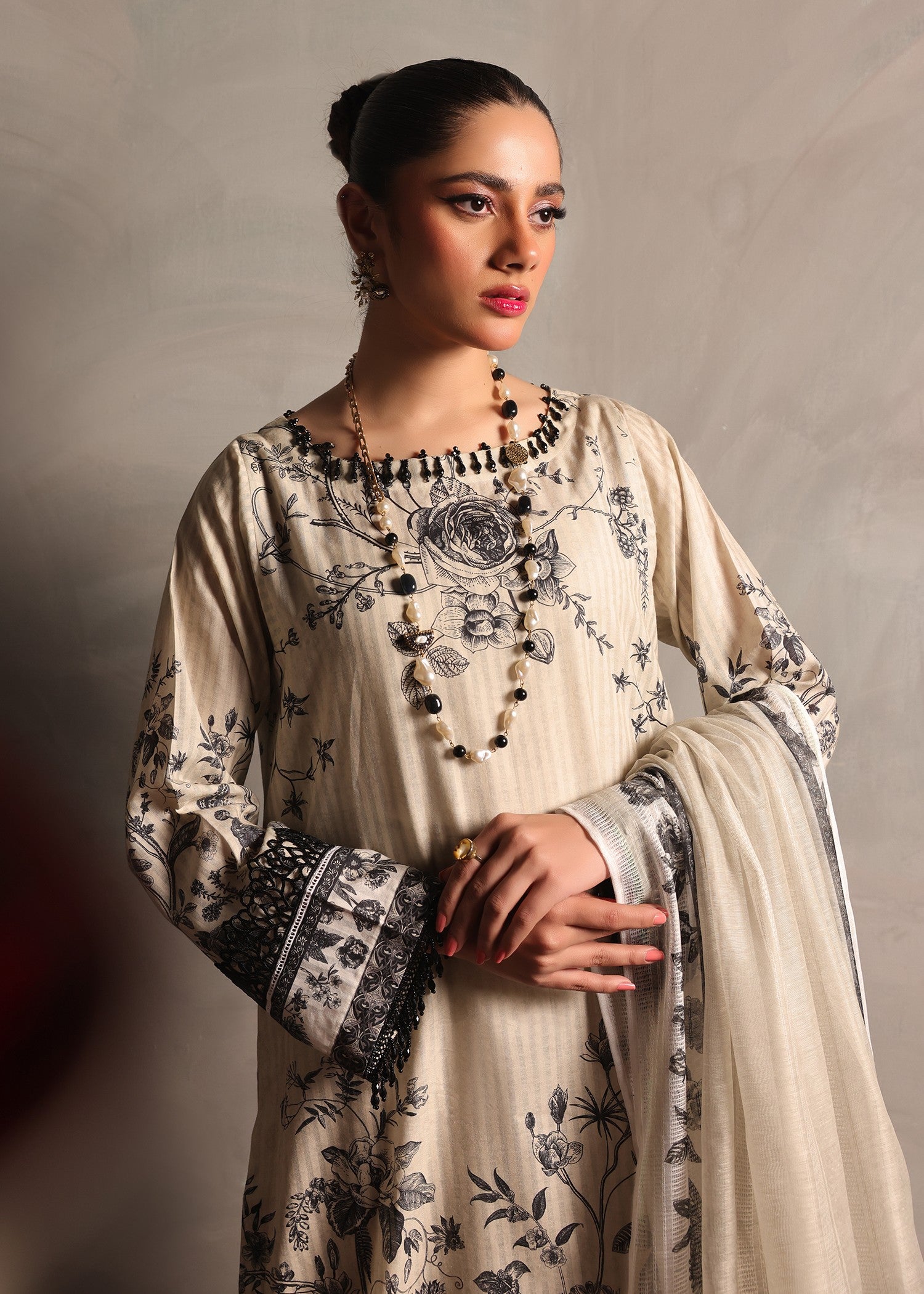 cambric Unstitched in Beige