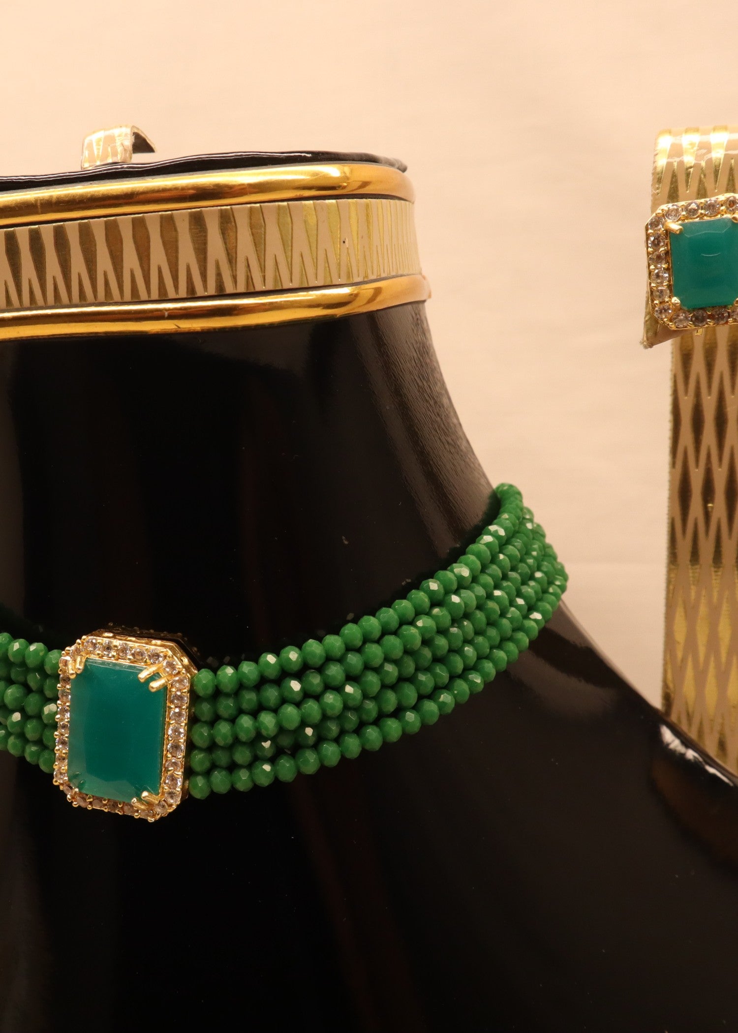 Choker in Green Color by - Trendy Women Choker WBE7400