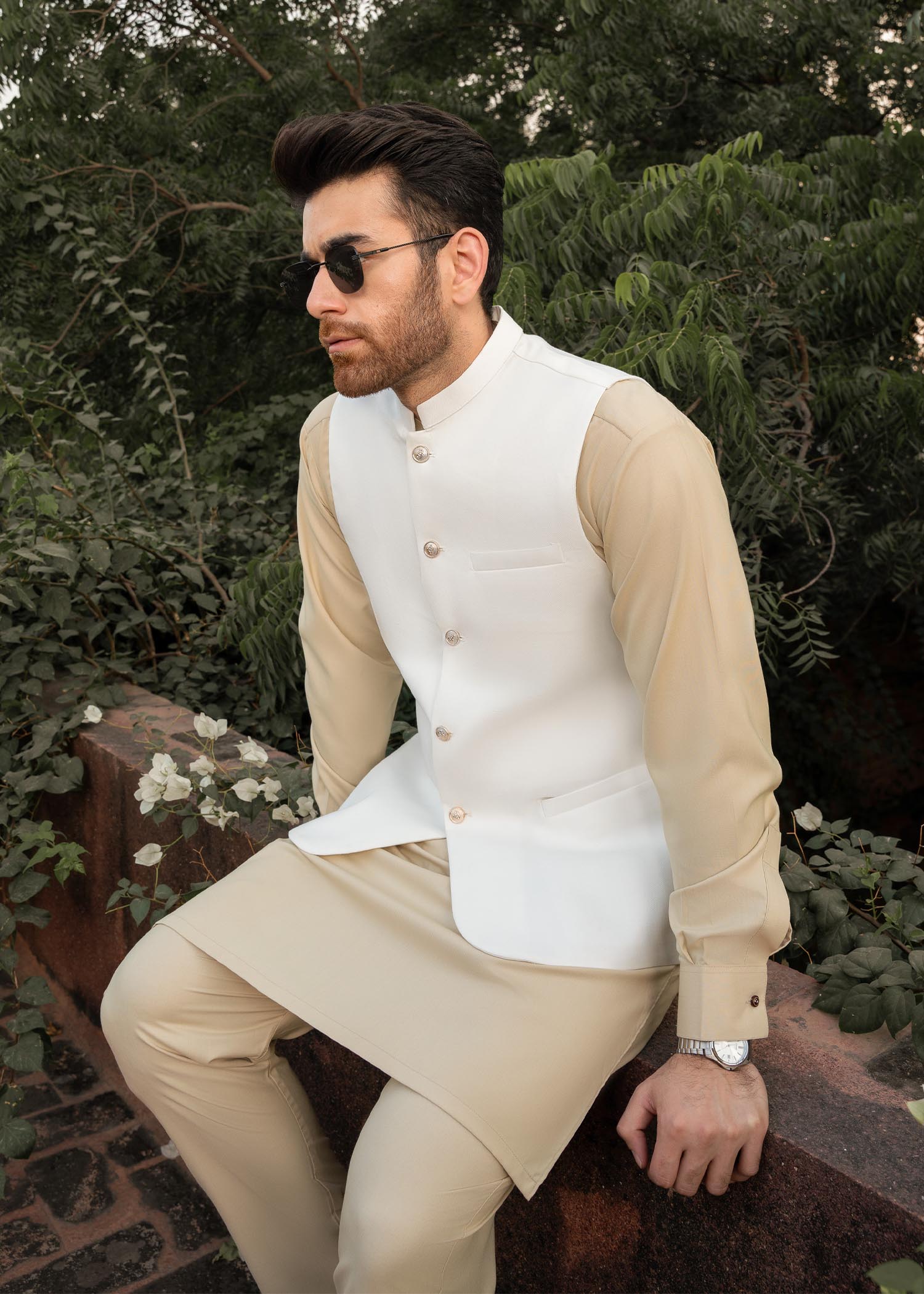 wash & wear Waistcoat in Ivory