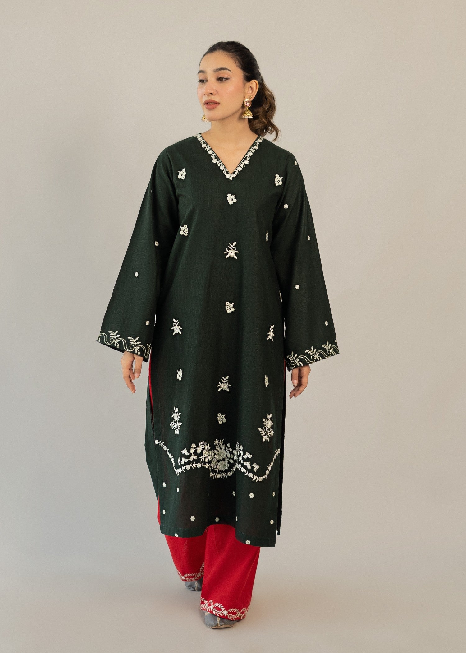 slub khaddar Kurta Set in Bottle green, red