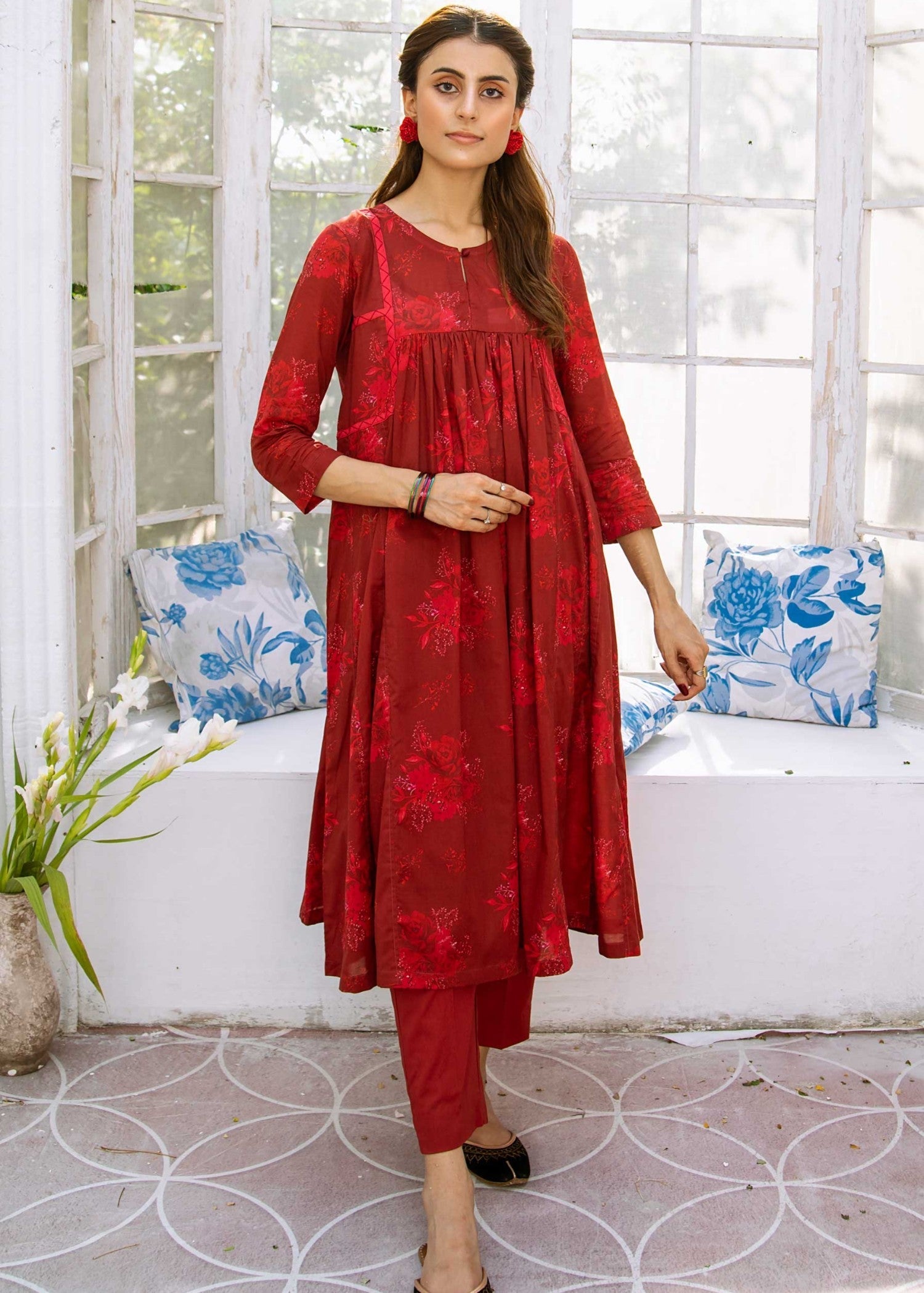 self jacquard Pishwas in Red