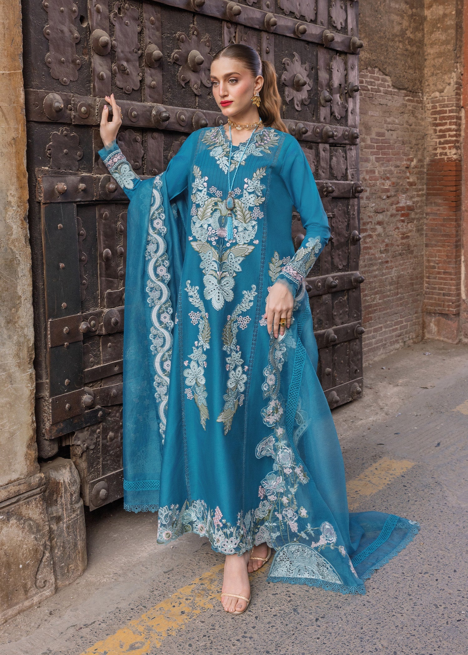 Breeze Festive Luxury Lawn – VERA-9-A