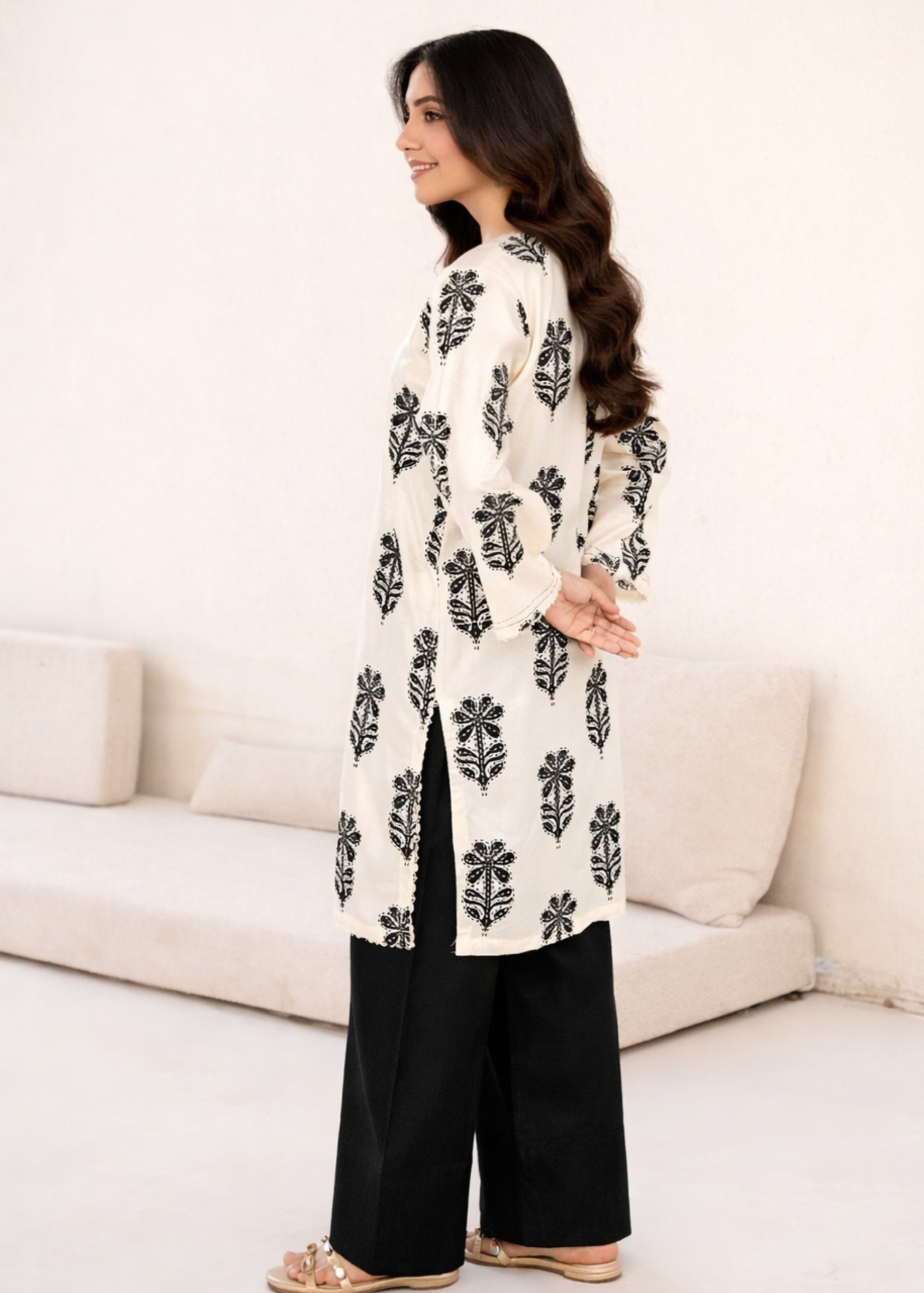 linen Kurta Set in Black, cream