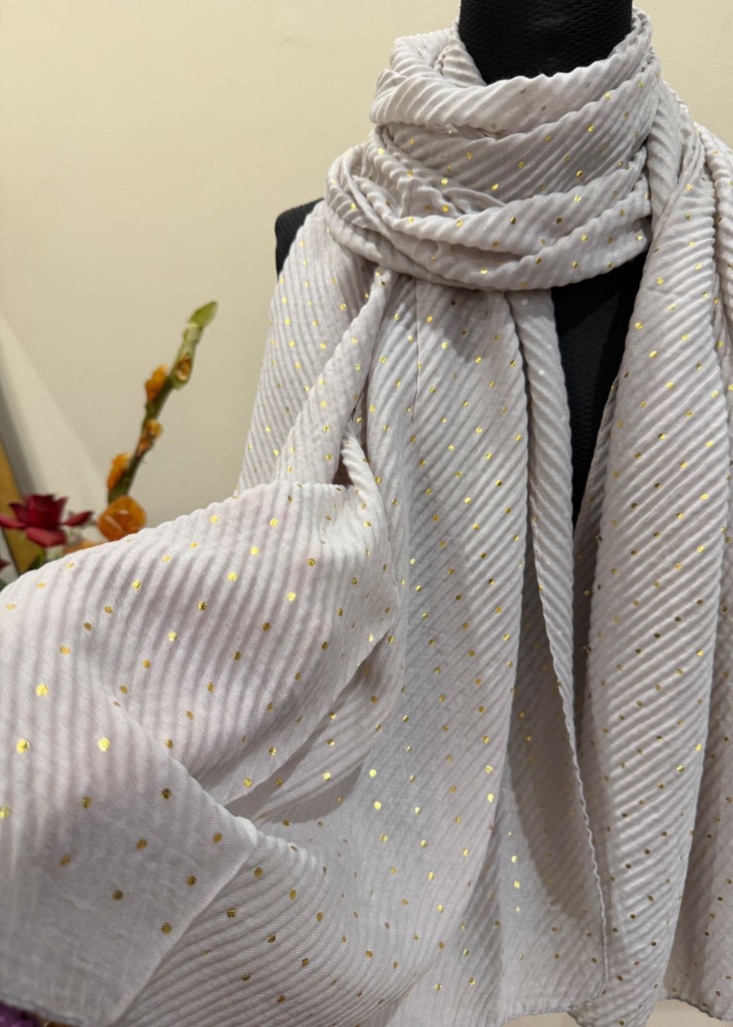 textured lawn Hijab in Light grey