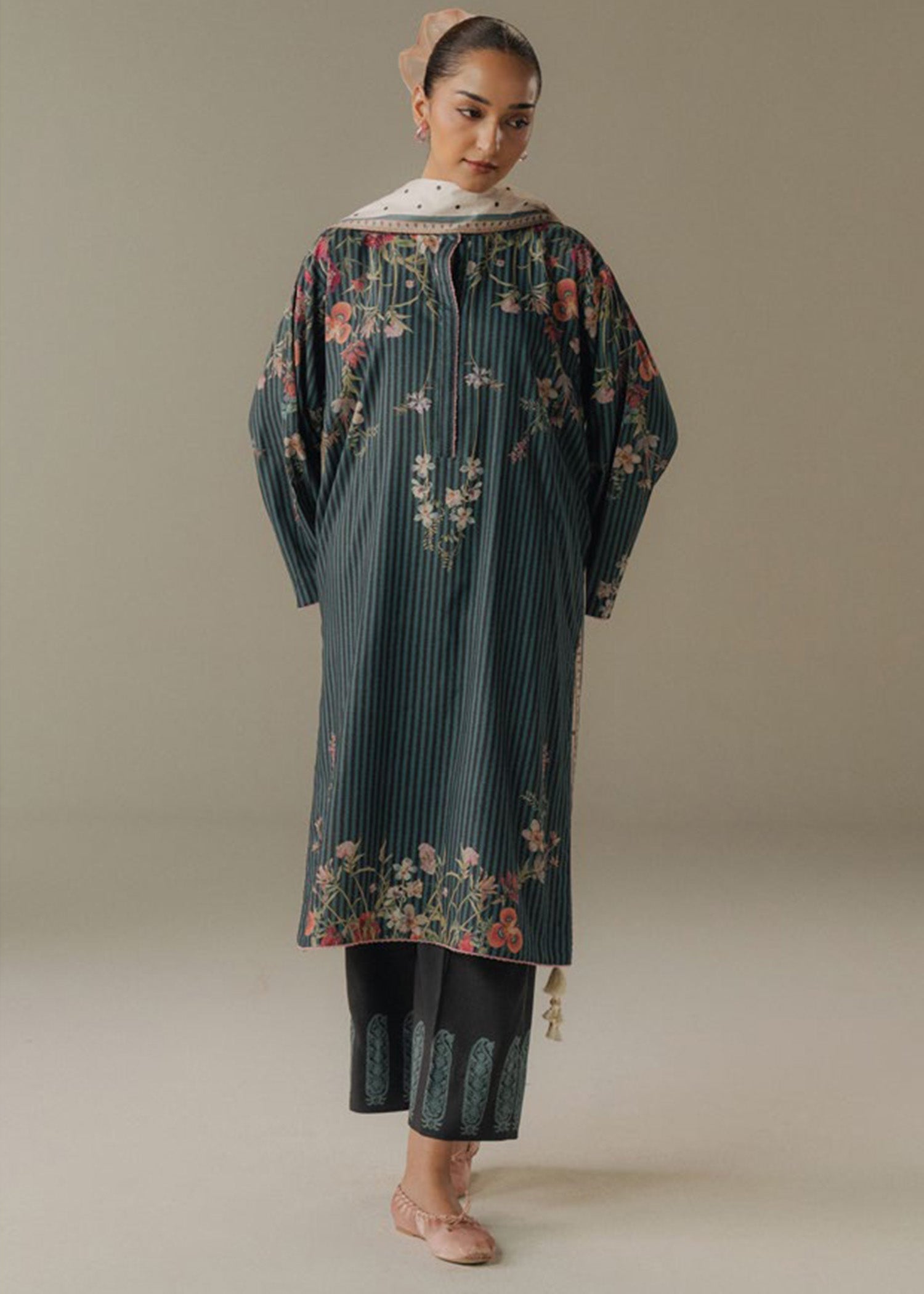 linen Unstitched in Grey, teal