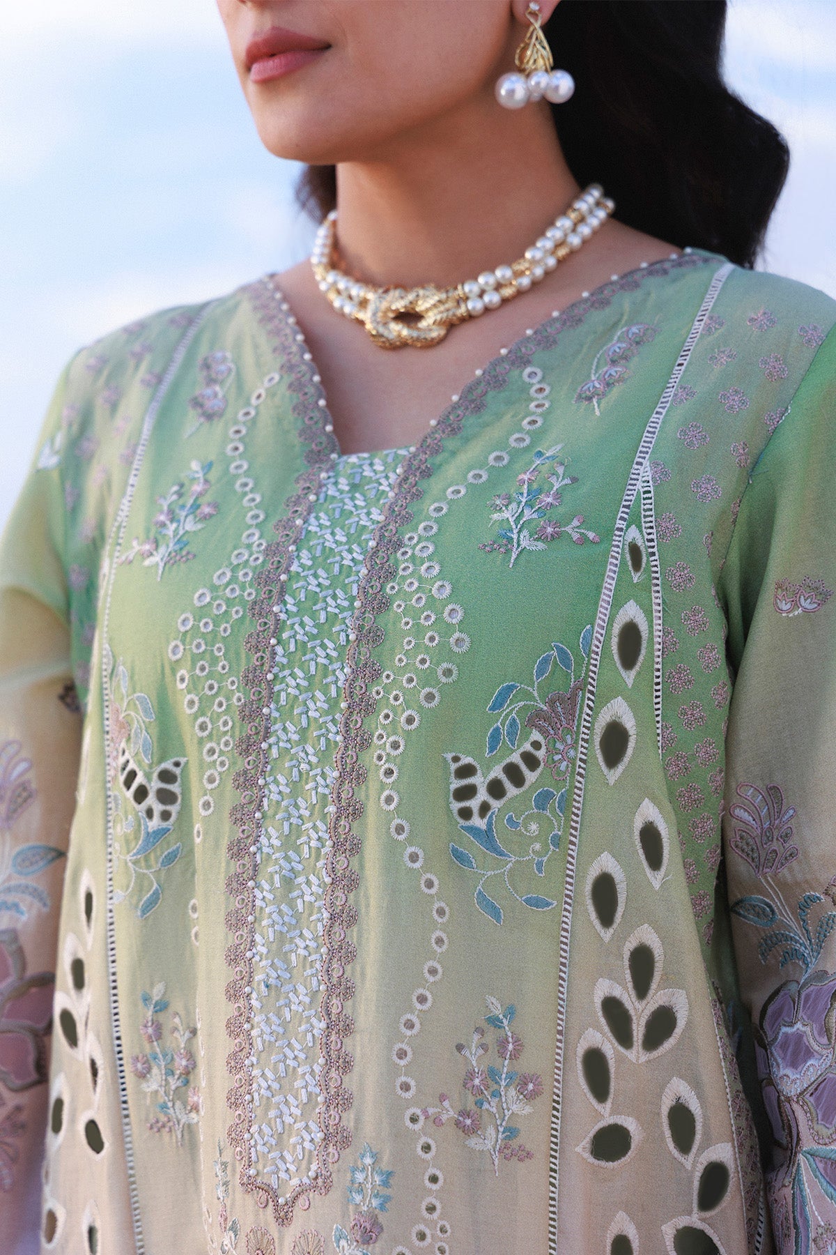 Aman Luxury Lawn – Emelfie NE-228