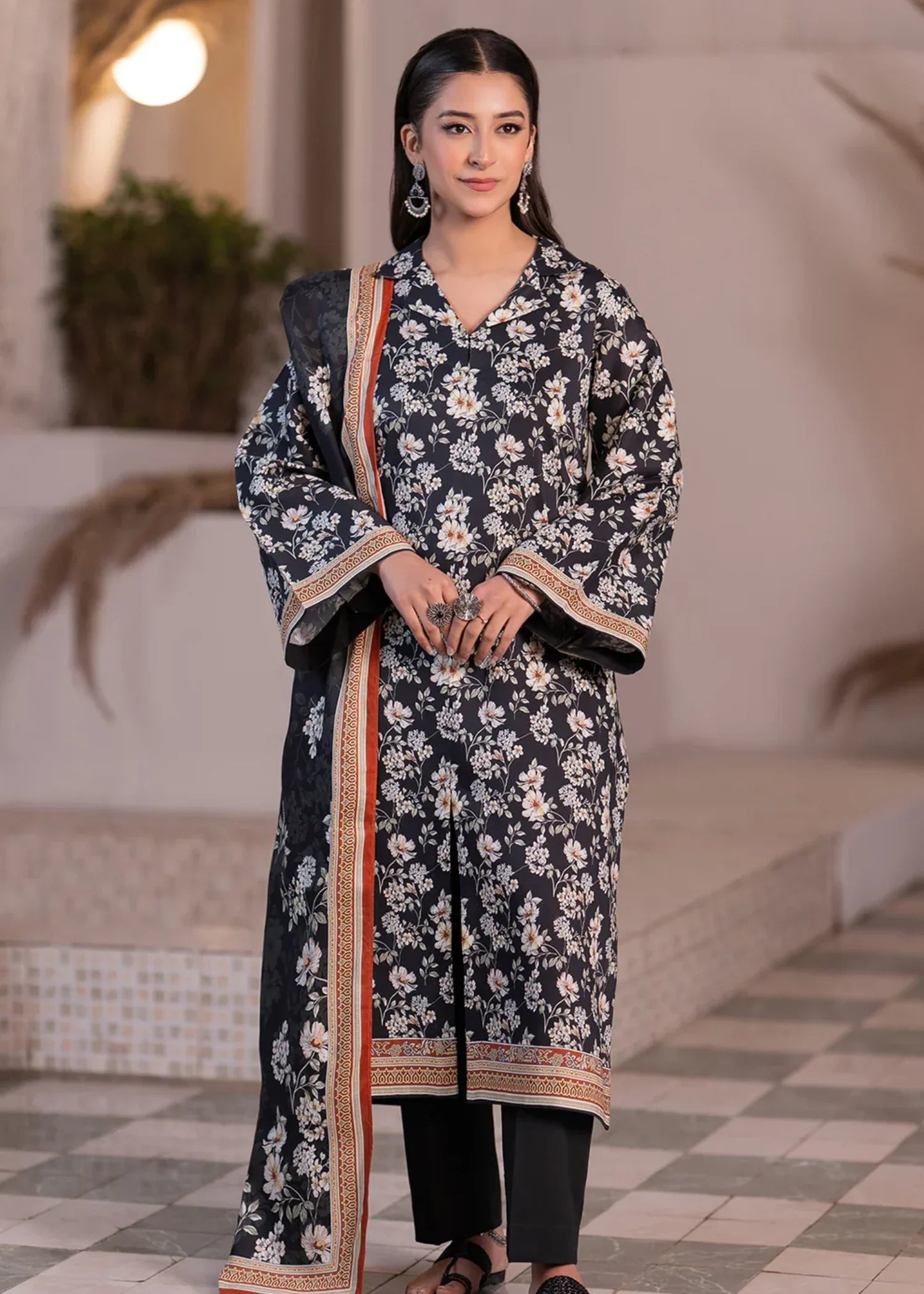 khaddar Unstitched in Black