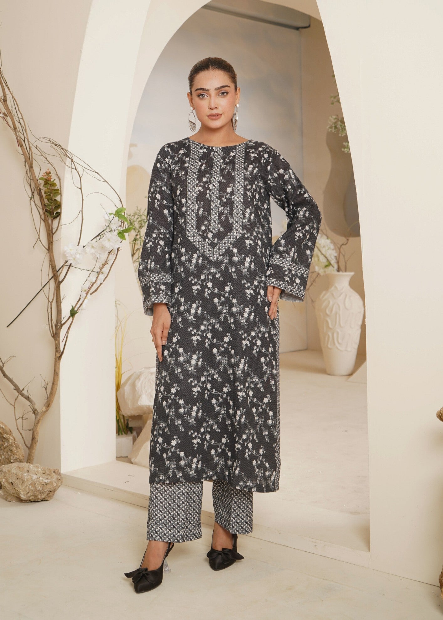 slub khaddar Kurta Set in Charcoal