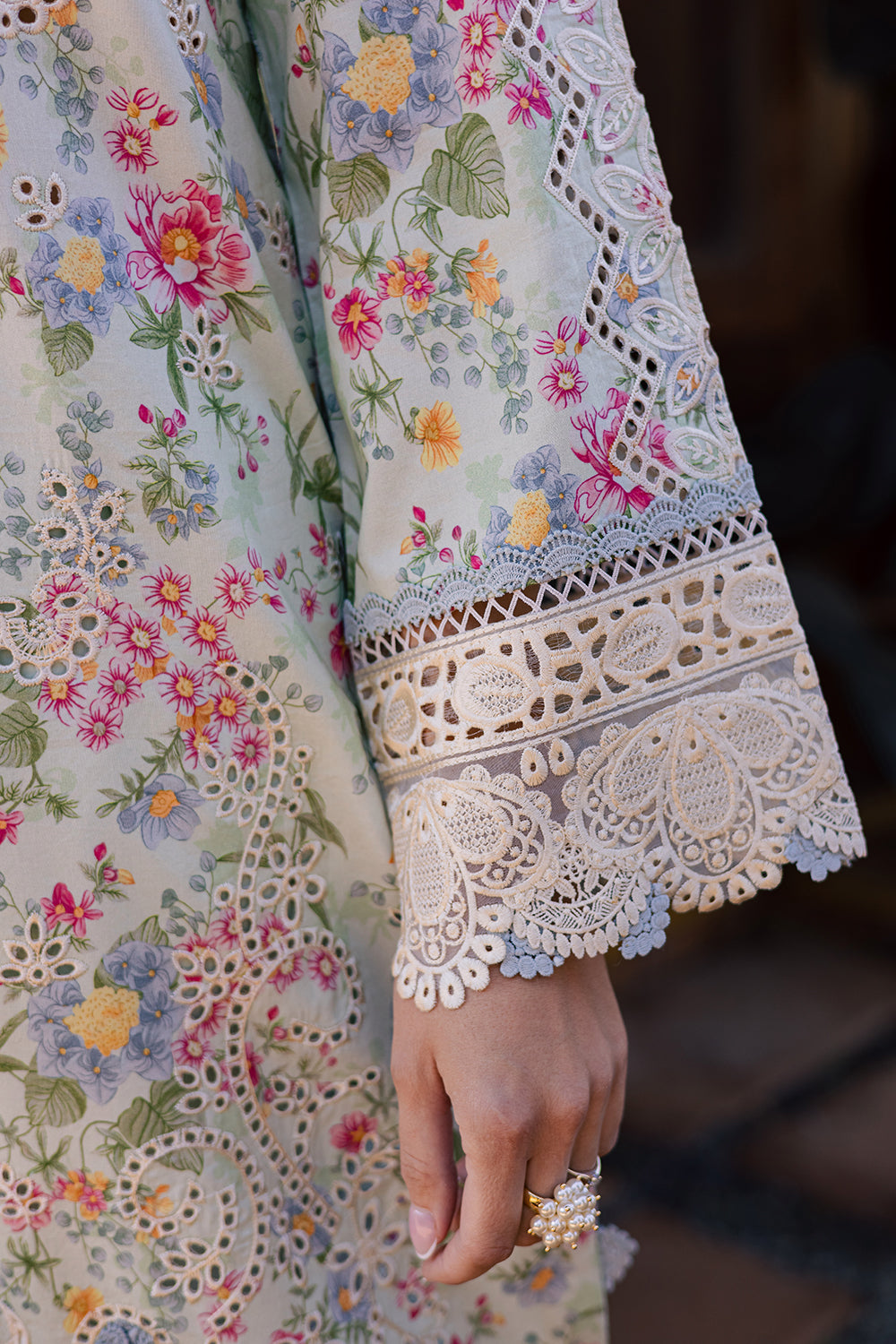 Shezlin Chikankari Eid Edit Lawn – REEM (AV-03)