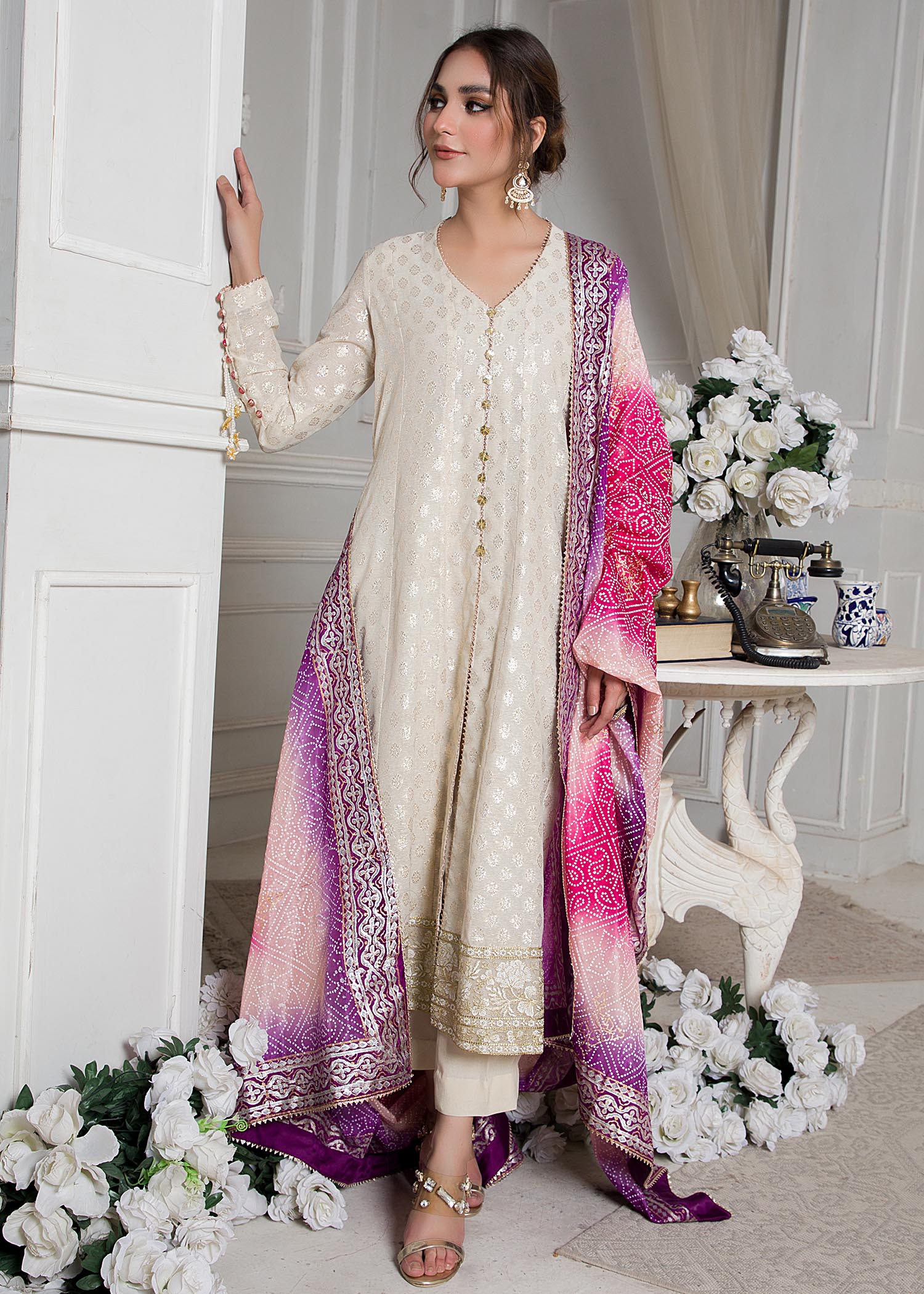 karandi jacquard Kurta Set in Ivory