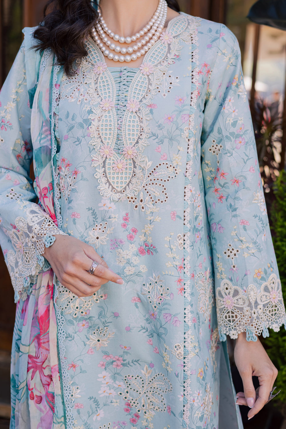 Shezlin Chikankari Eid Edit Lawn – ZARMINAH (AV-01)