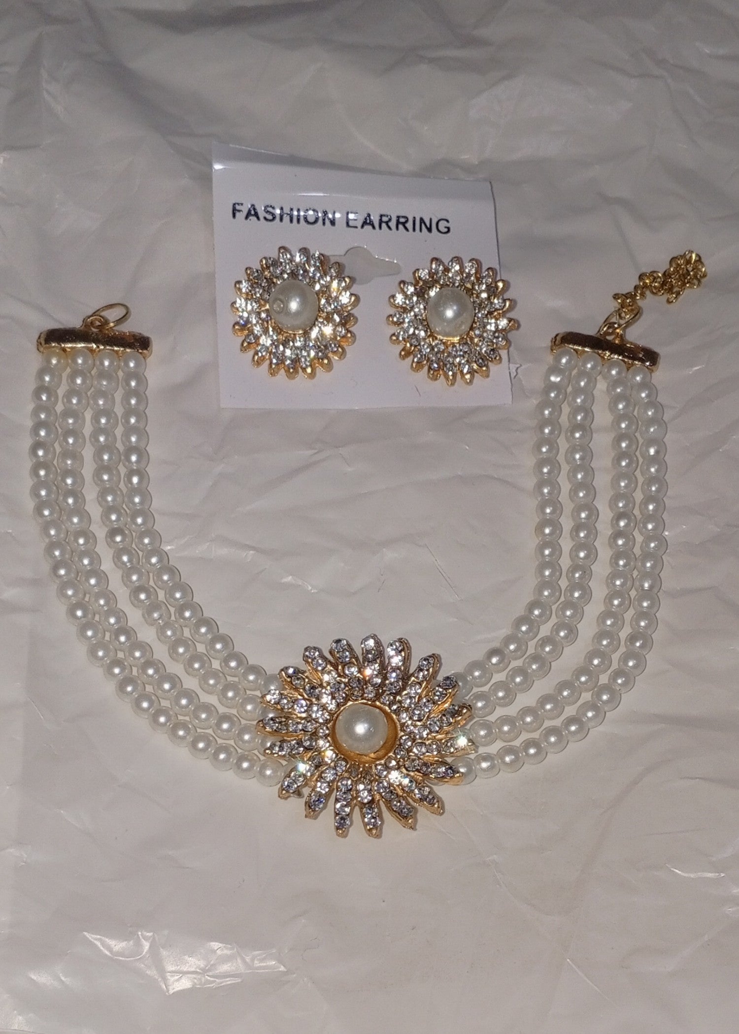 Choker in Off-white, gold Color by - Trendy Women Choker HKB9194