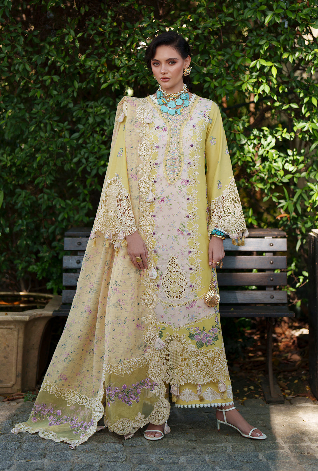 AJR Evara Luxury Lawn – Kaia