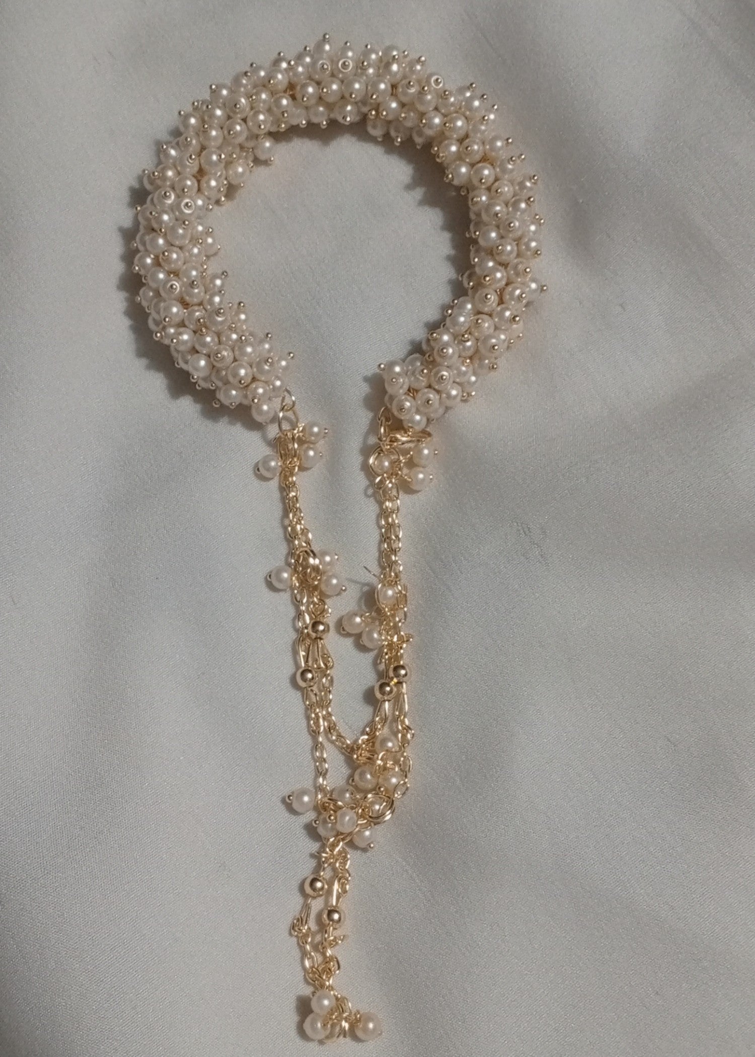 Bangles in Cream Color by - Trendy Women Bangles HMQ1848