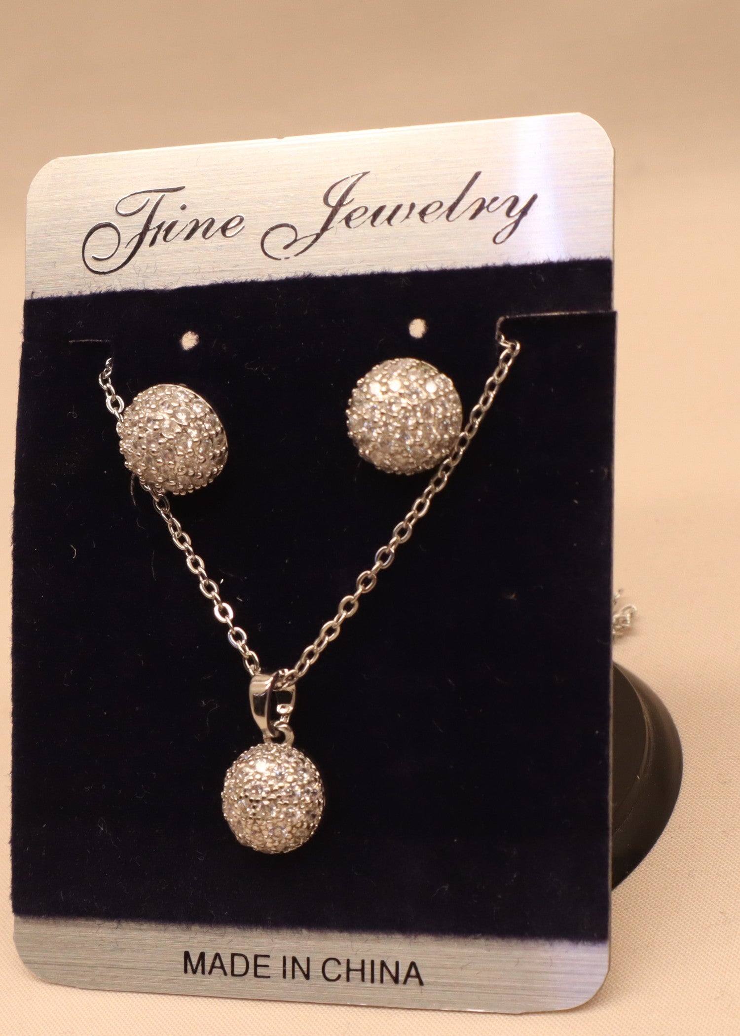 Jewelry Set in Silver Color by - Trendy Women Jewelry Set DRA8471