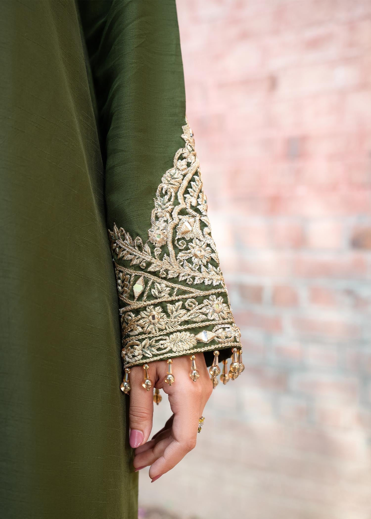 khaddi silk Kurta Set in Green