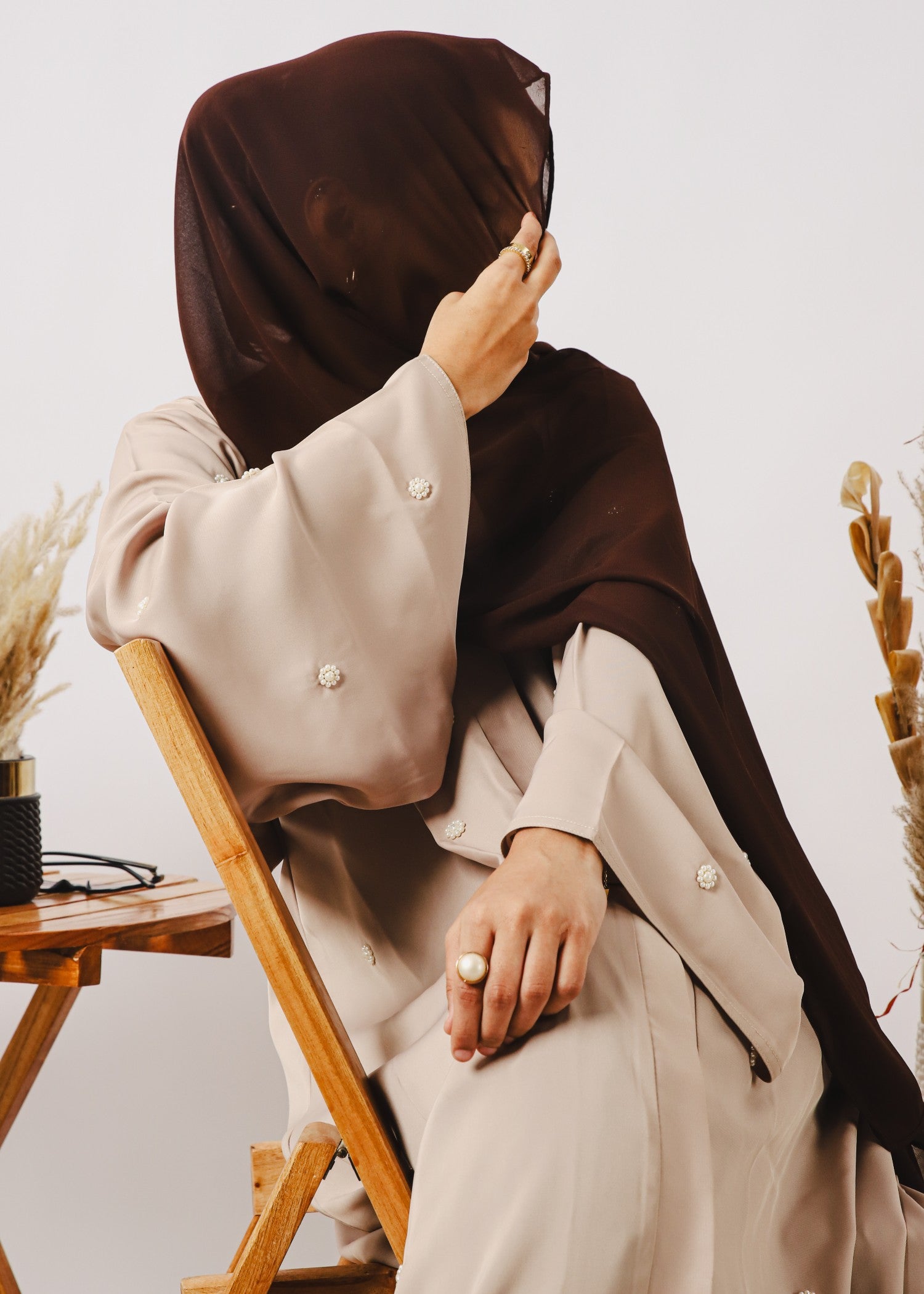 nidha Abaya in Camel brown, beige