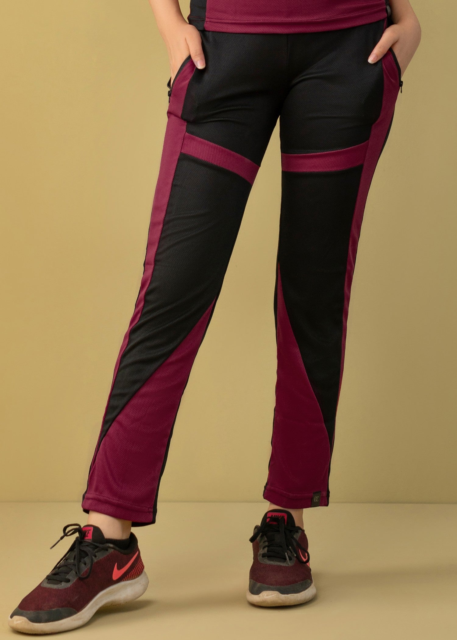 pearl mesh net Trousers in Burgundy, black