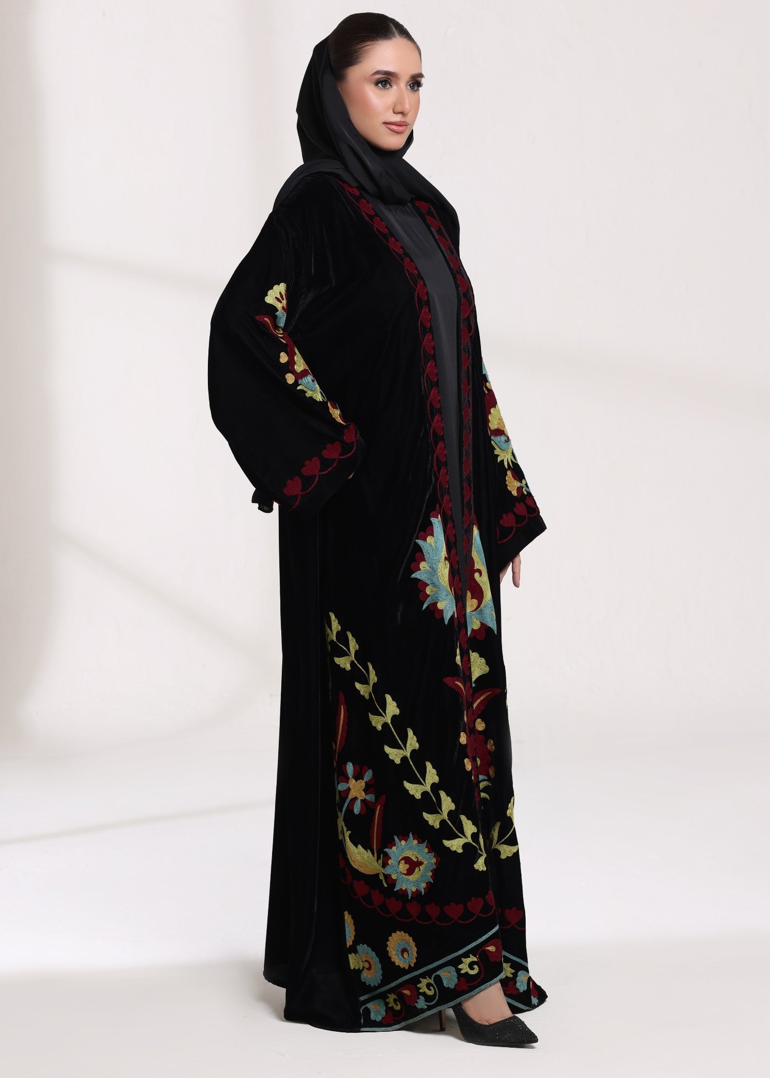 chinese micro velvet 9000 Abaya in Black