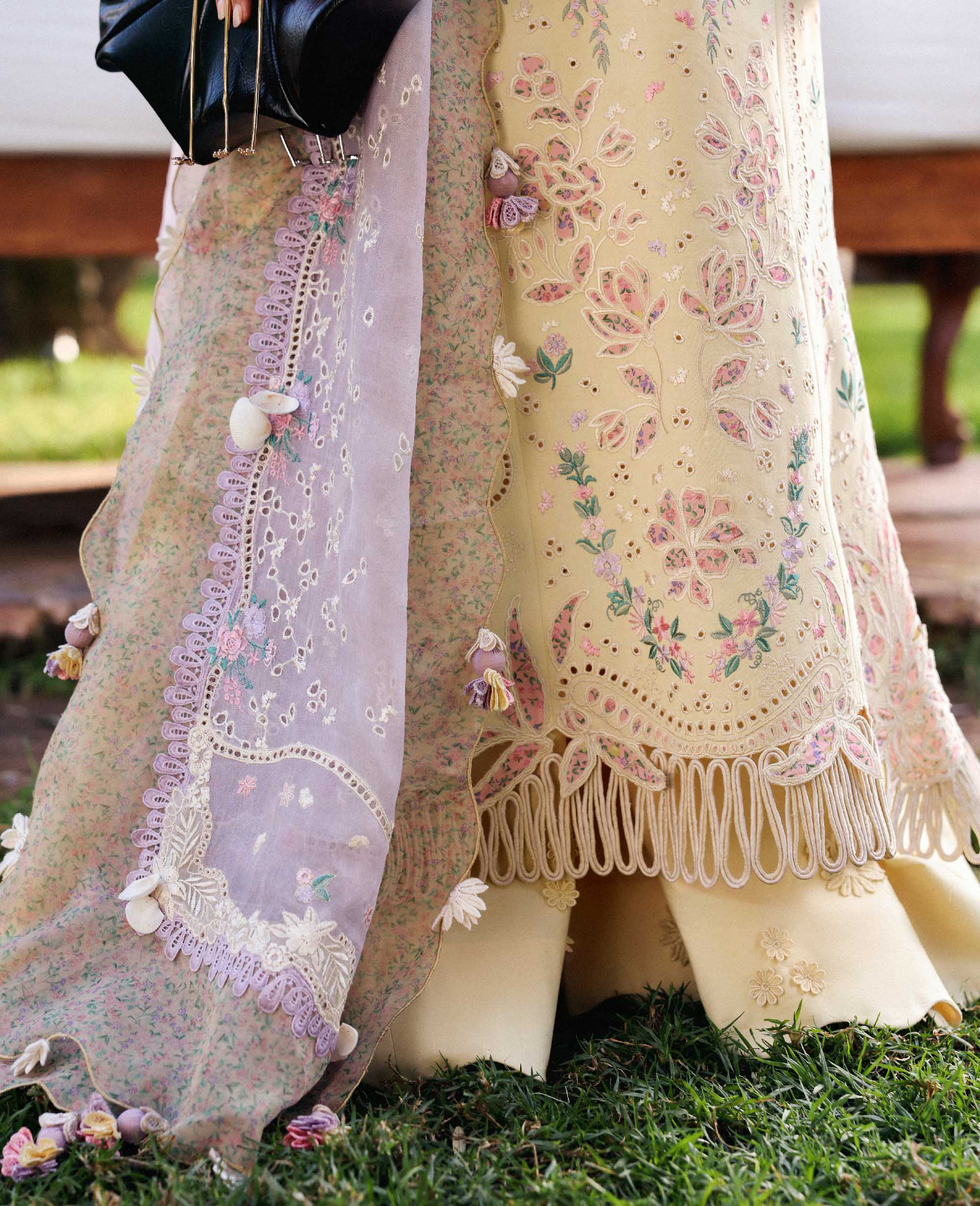 Republic Reine Eid Luxury Lawn – Lumi