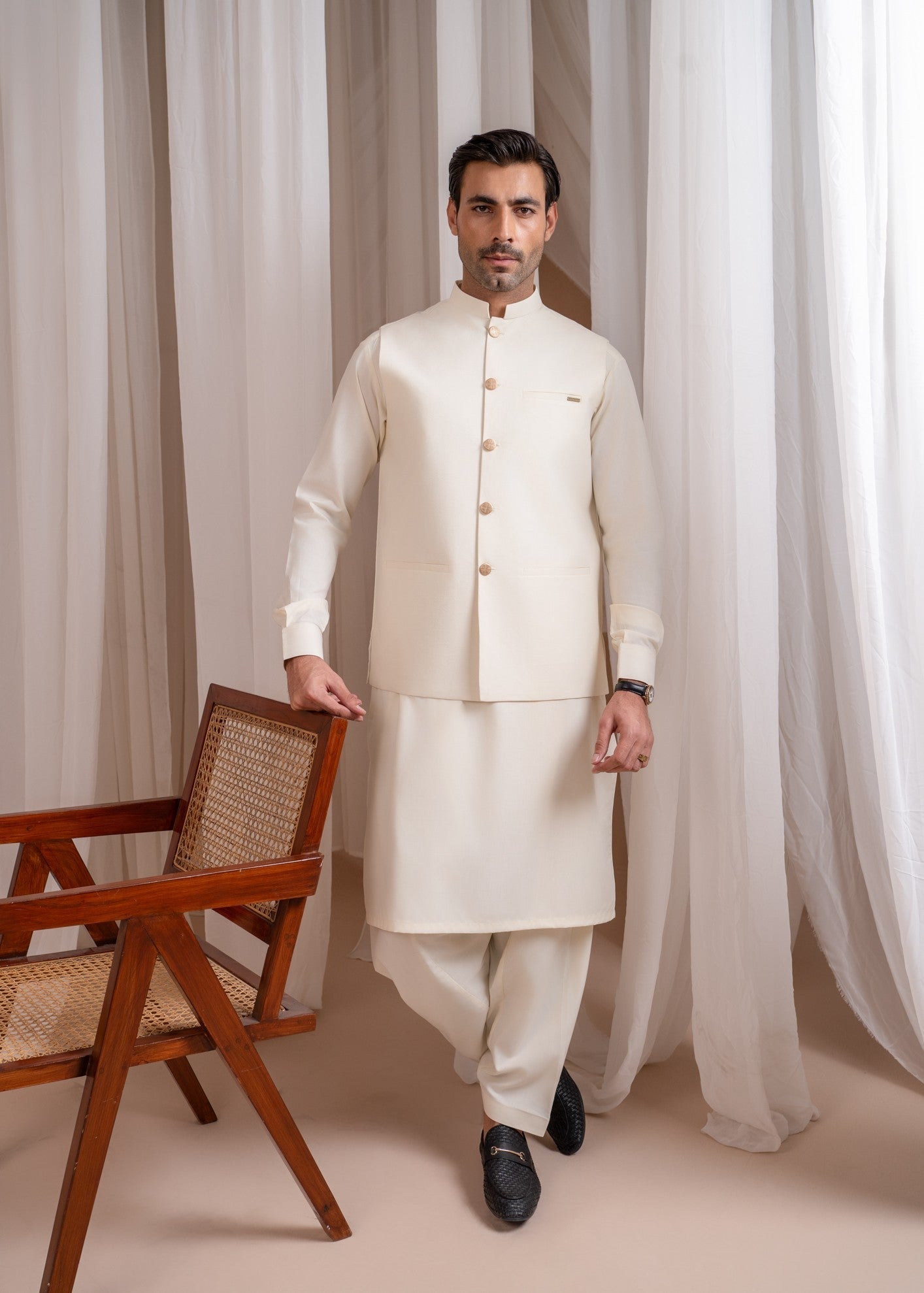 wash & wear Waistcoat in Cream by Muraqsh
