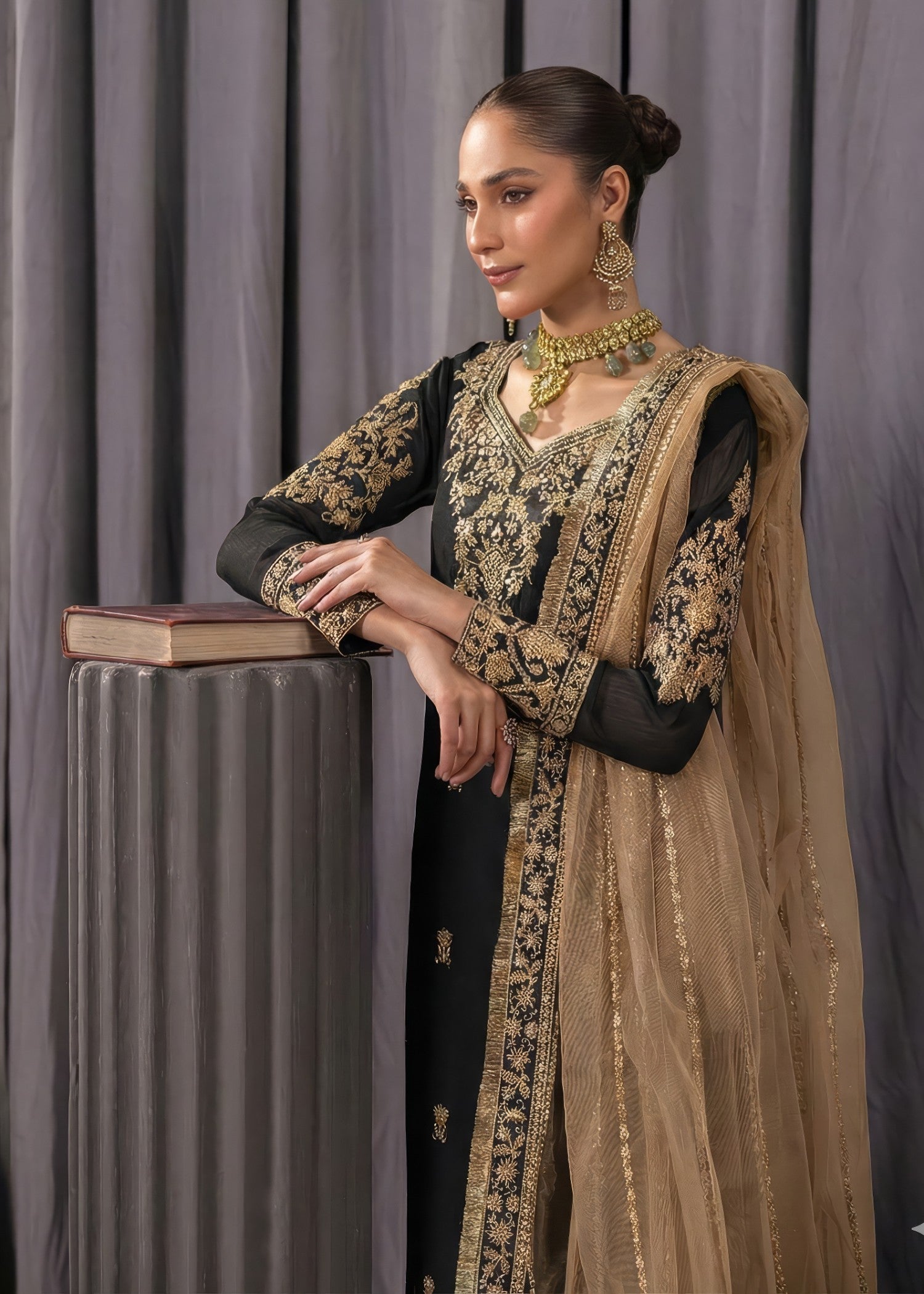 bemberg crinkle chiffon Kurta Set in Beige, black