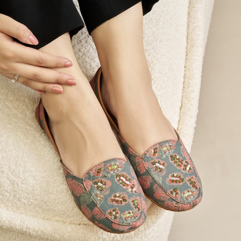 Khussa in Green by - High Quality Women Khussa OHP1388