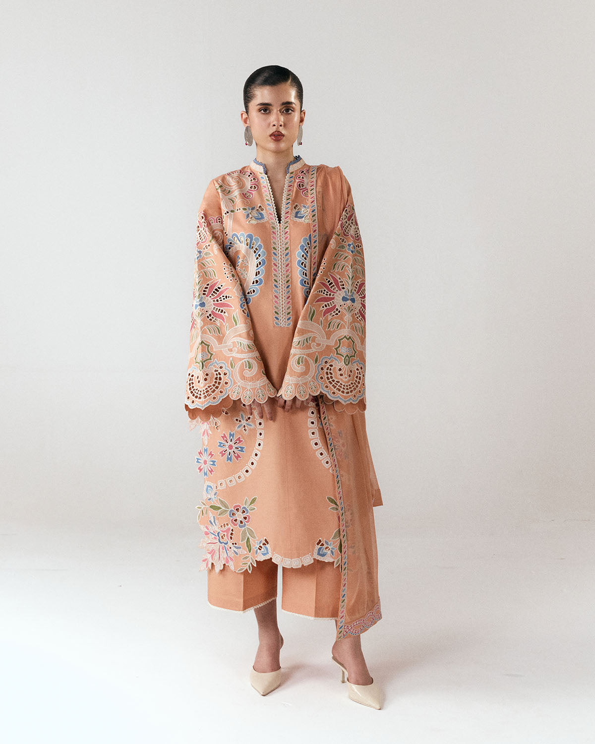 Jugnu Luxury Lawn Edit – Nila