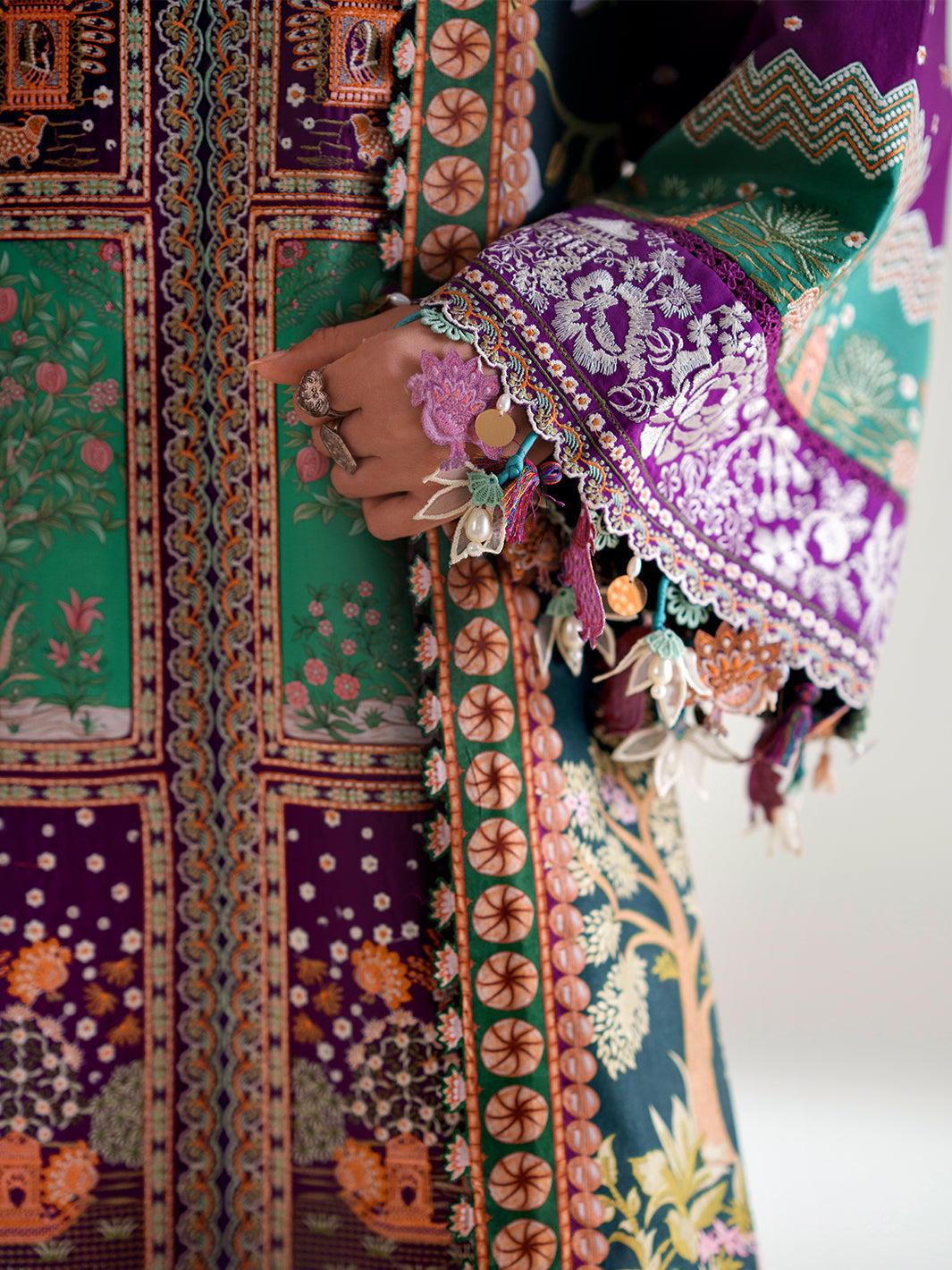 Amour Luxury Lawn – 186-A