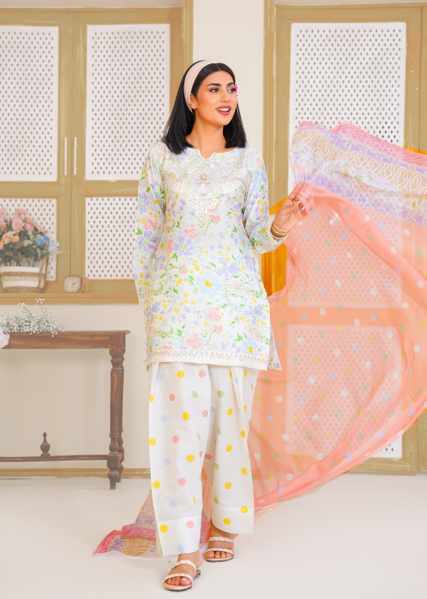 lawn Kurta Set in Pink, ivory