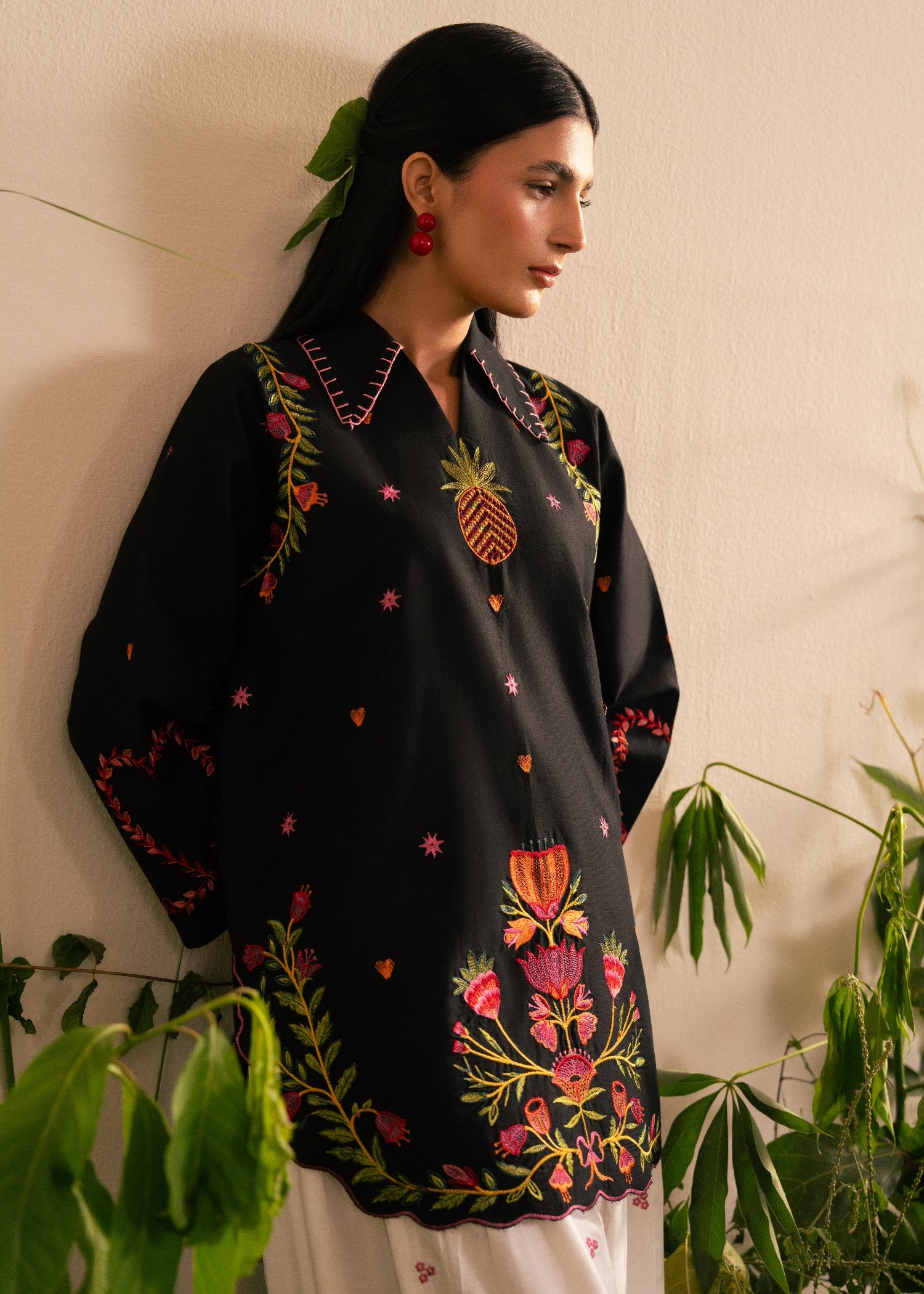 lawn cotton Kurta Set in Black, white