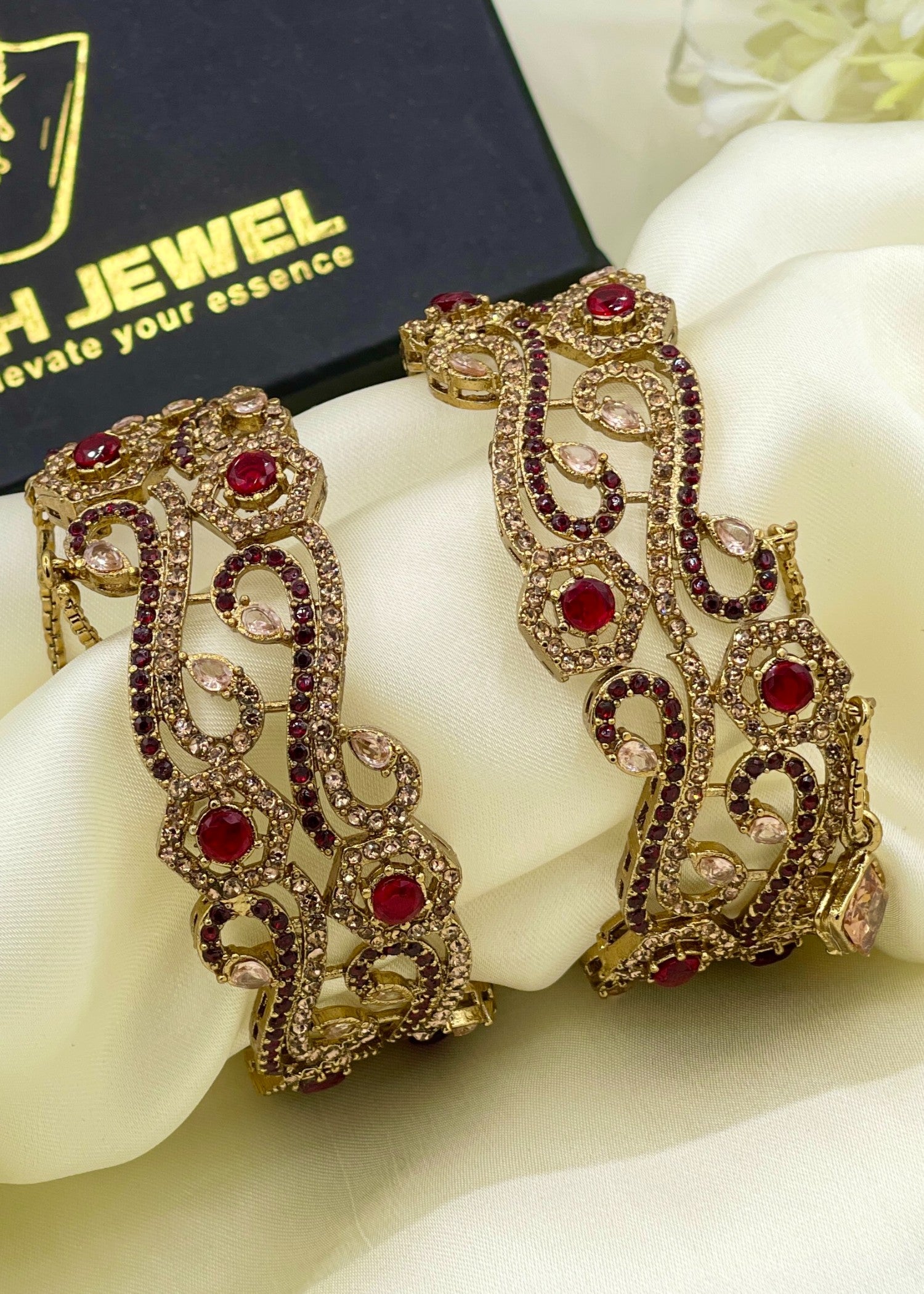 Bangles in Red Color by - Trendy Women Bangles ZTC2466