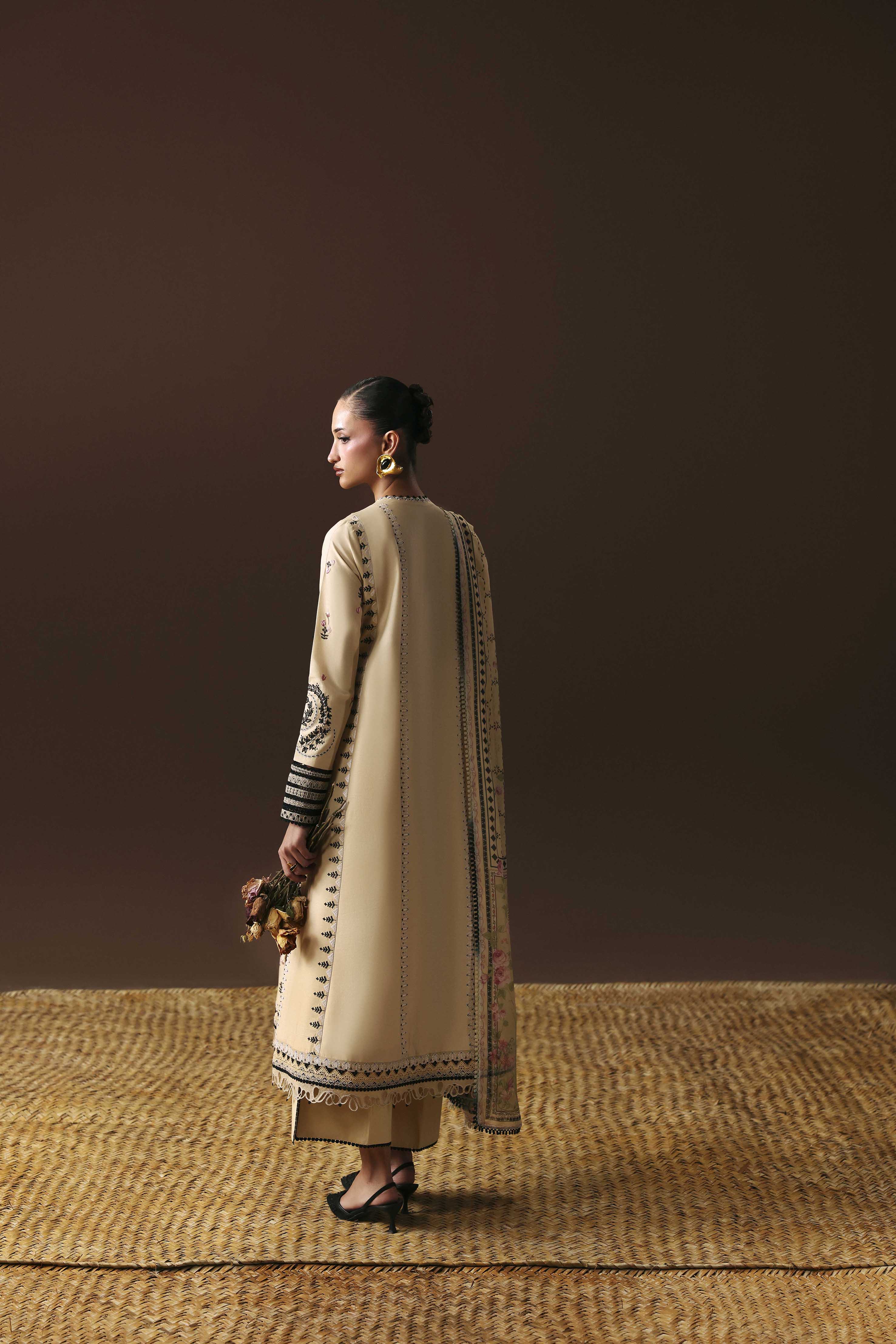 Luxury Lawn – SL-04-26-V2