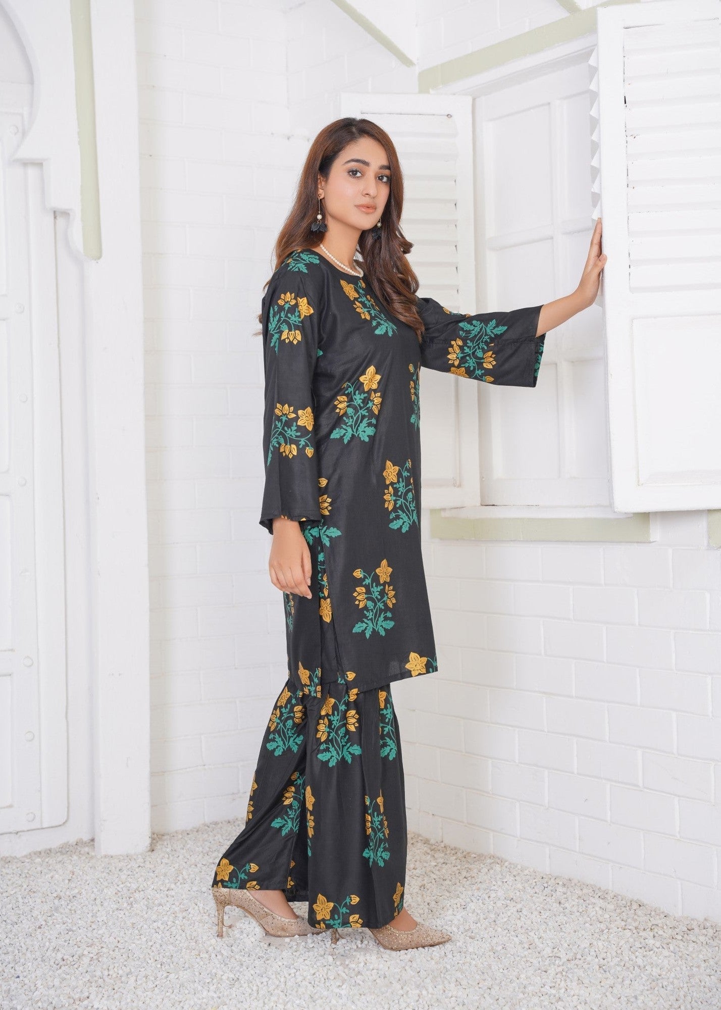 linen Gharara in Black