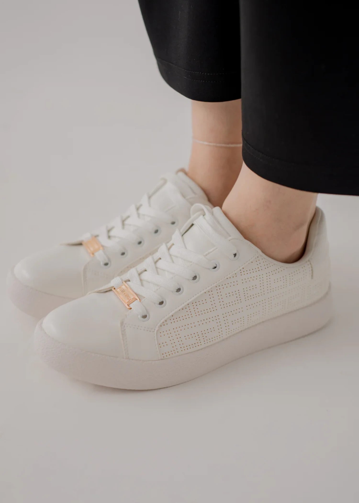 Sneakers in White by - High Quality Women Sneakers YJO3447