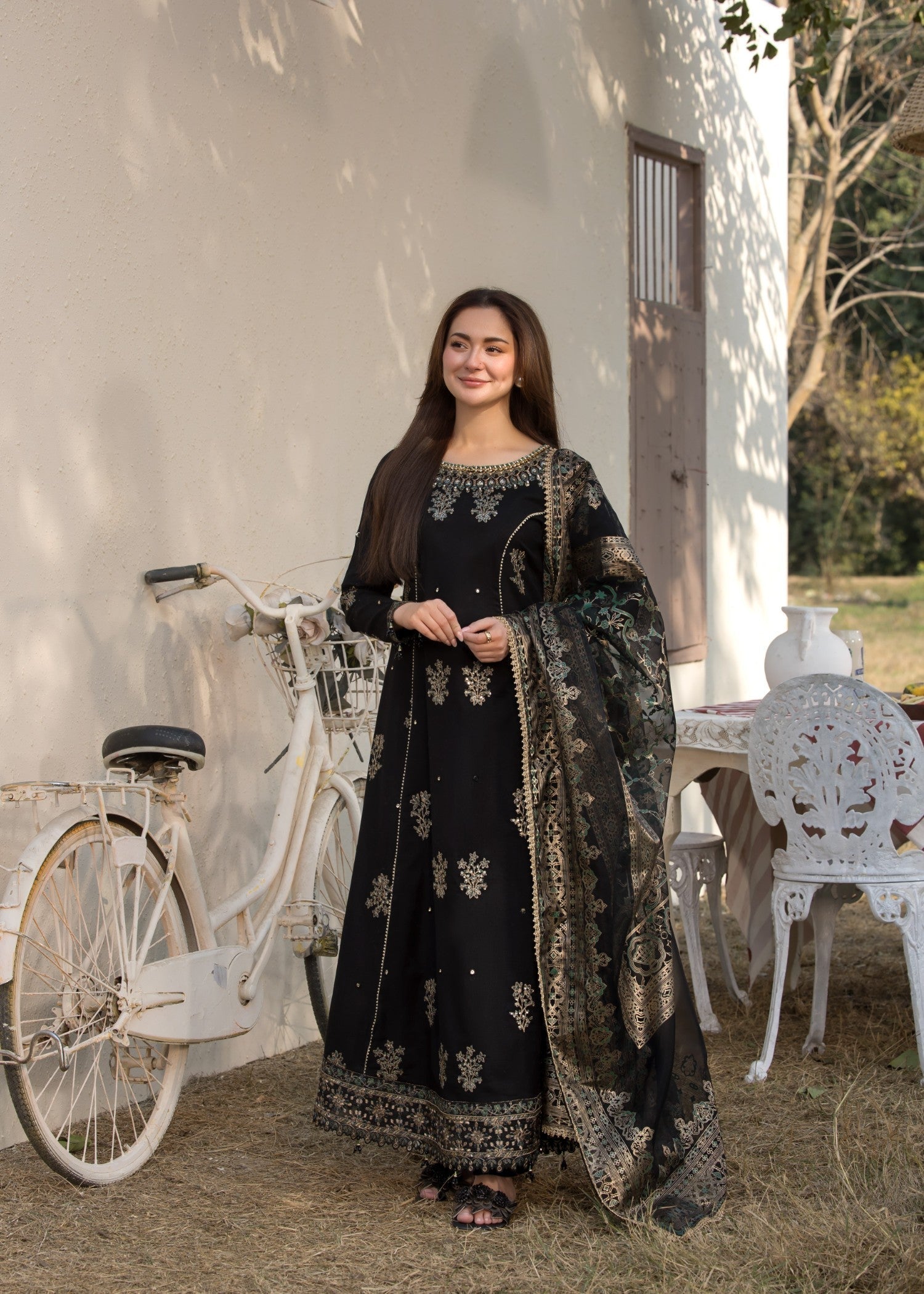 self jacquard Pishwas in Black