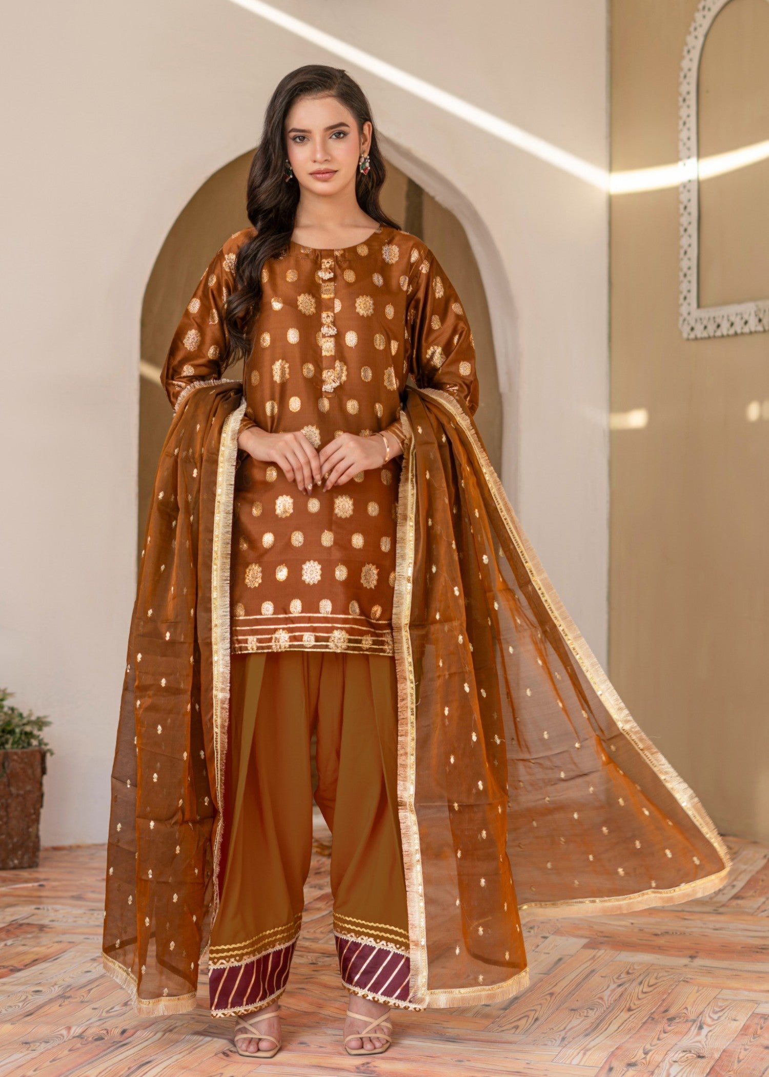 banarasi Kurta Set in Walnut brown