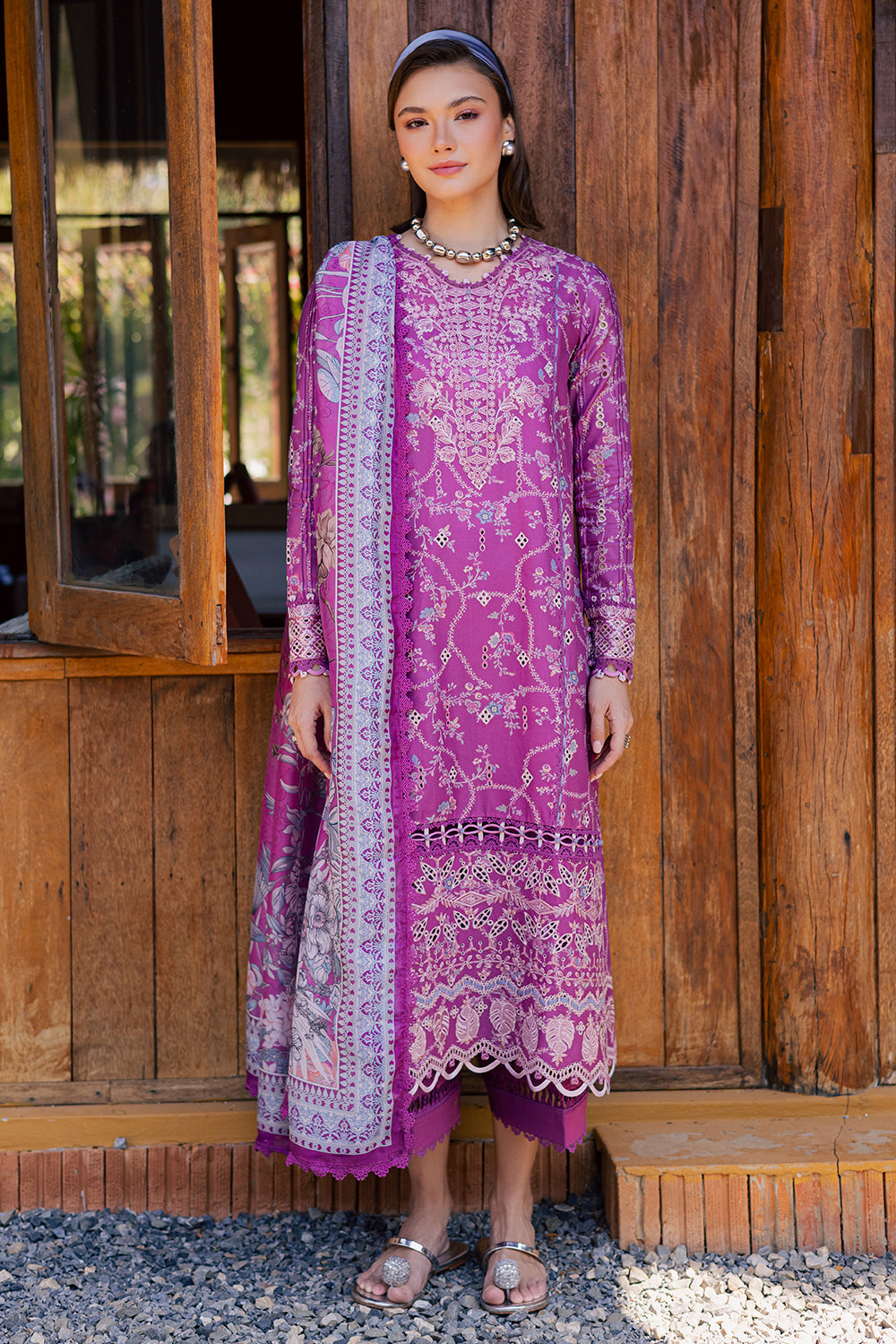 Shezlin Chikankari Eid Edit Lawn – ZARQAA (AV-11)
