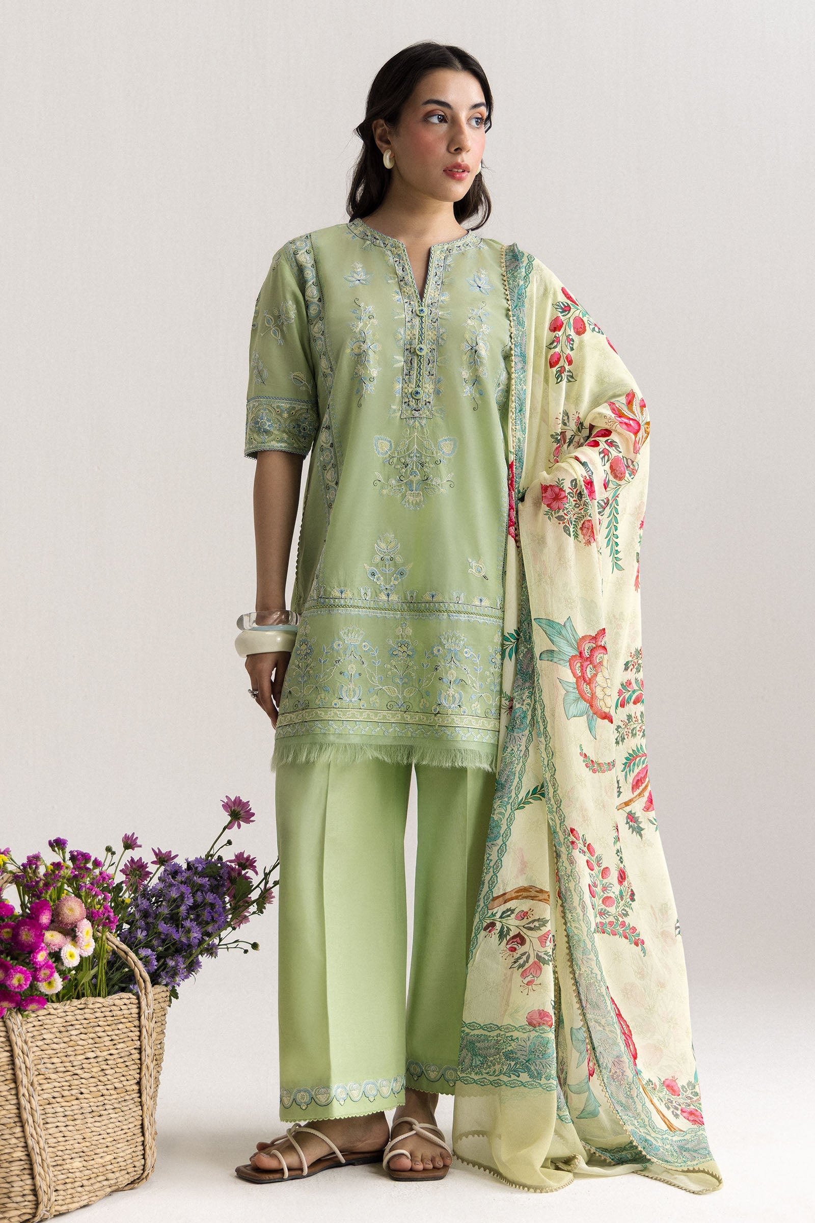 Coco Lawn Edit II – Noa-5B