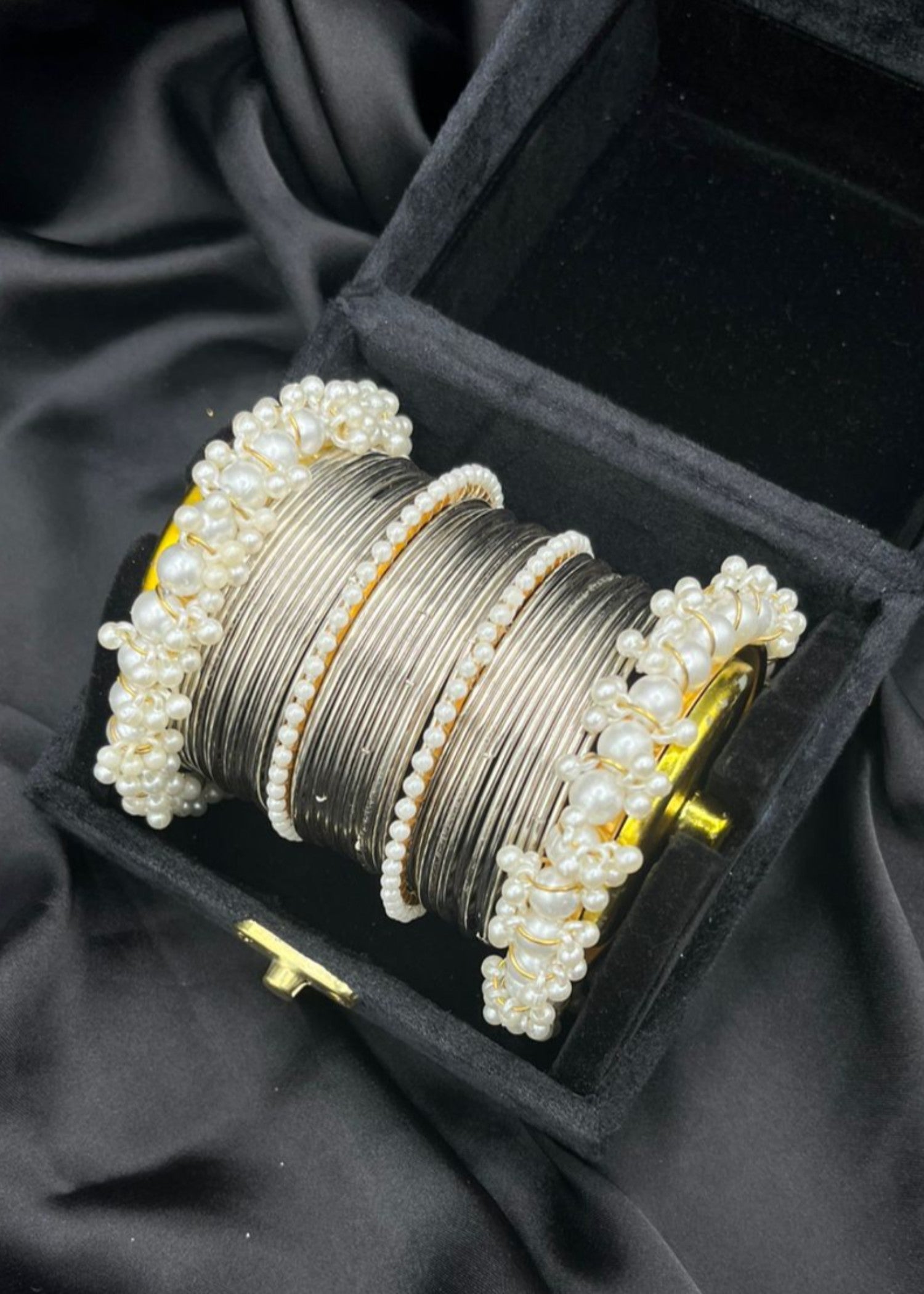 Bangles in Silver Color by - Trendy Women Bangles HSK9368