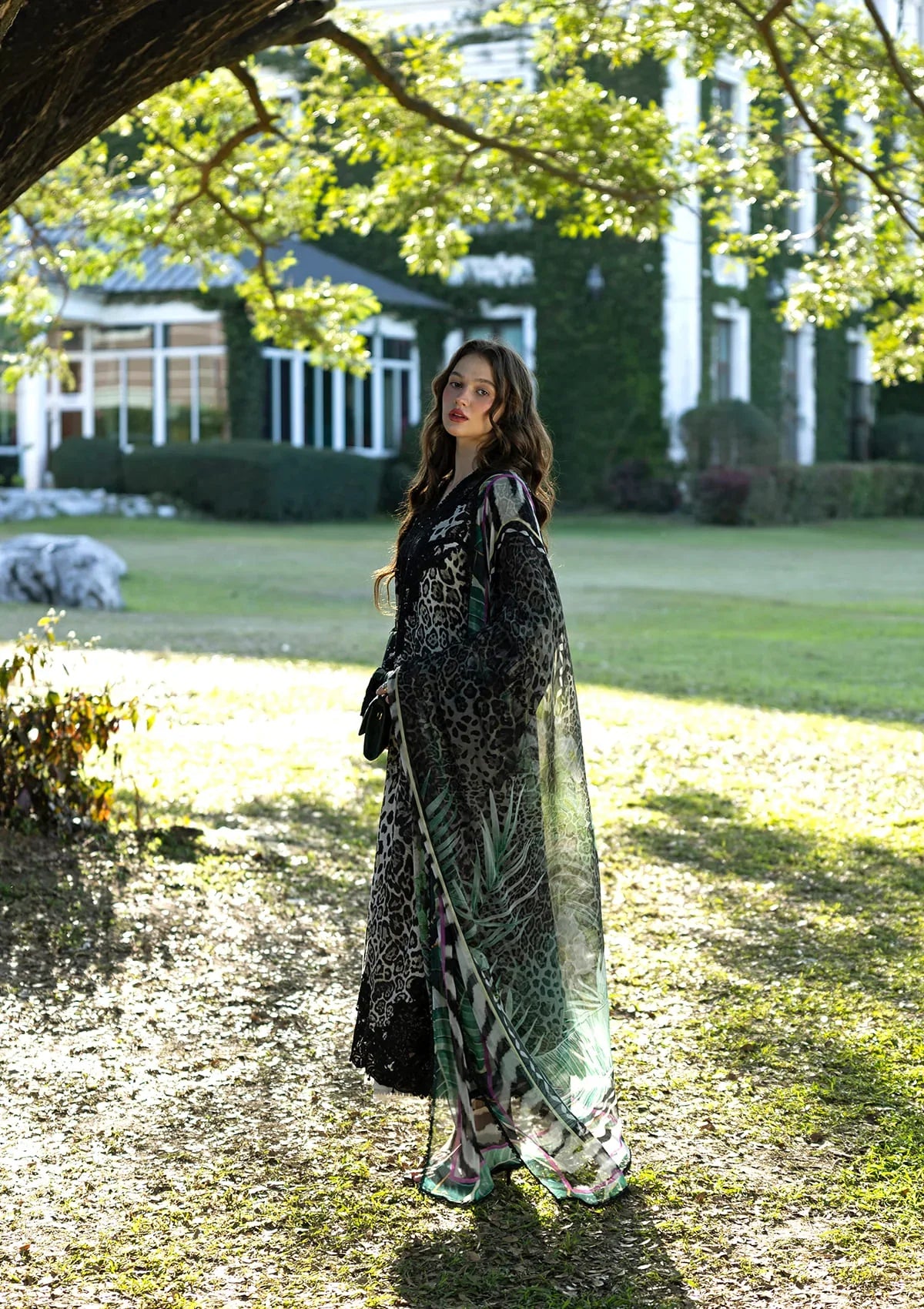 Signature Embroidered Lawn Prints – ESA-3A BELLADURNE