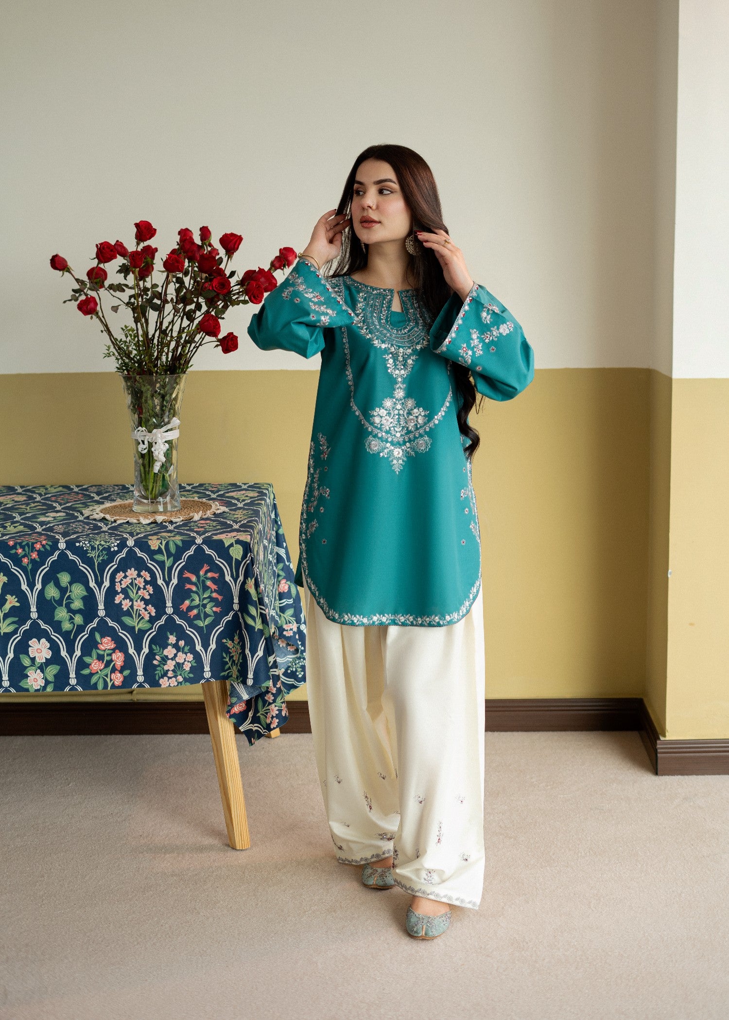 lawn Kurta Set in White, teal