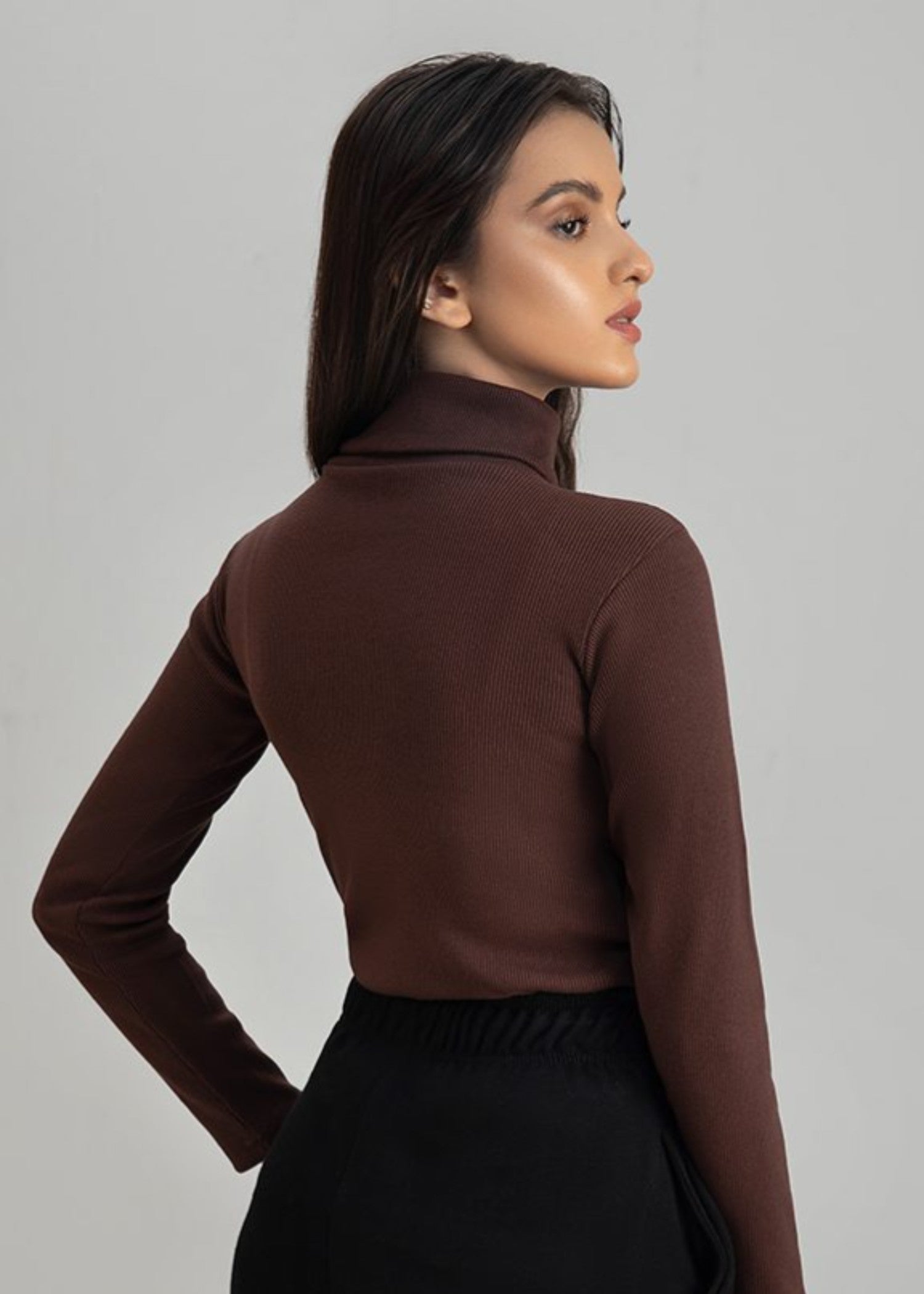 jersey knit Turtle Neck in Dark brown