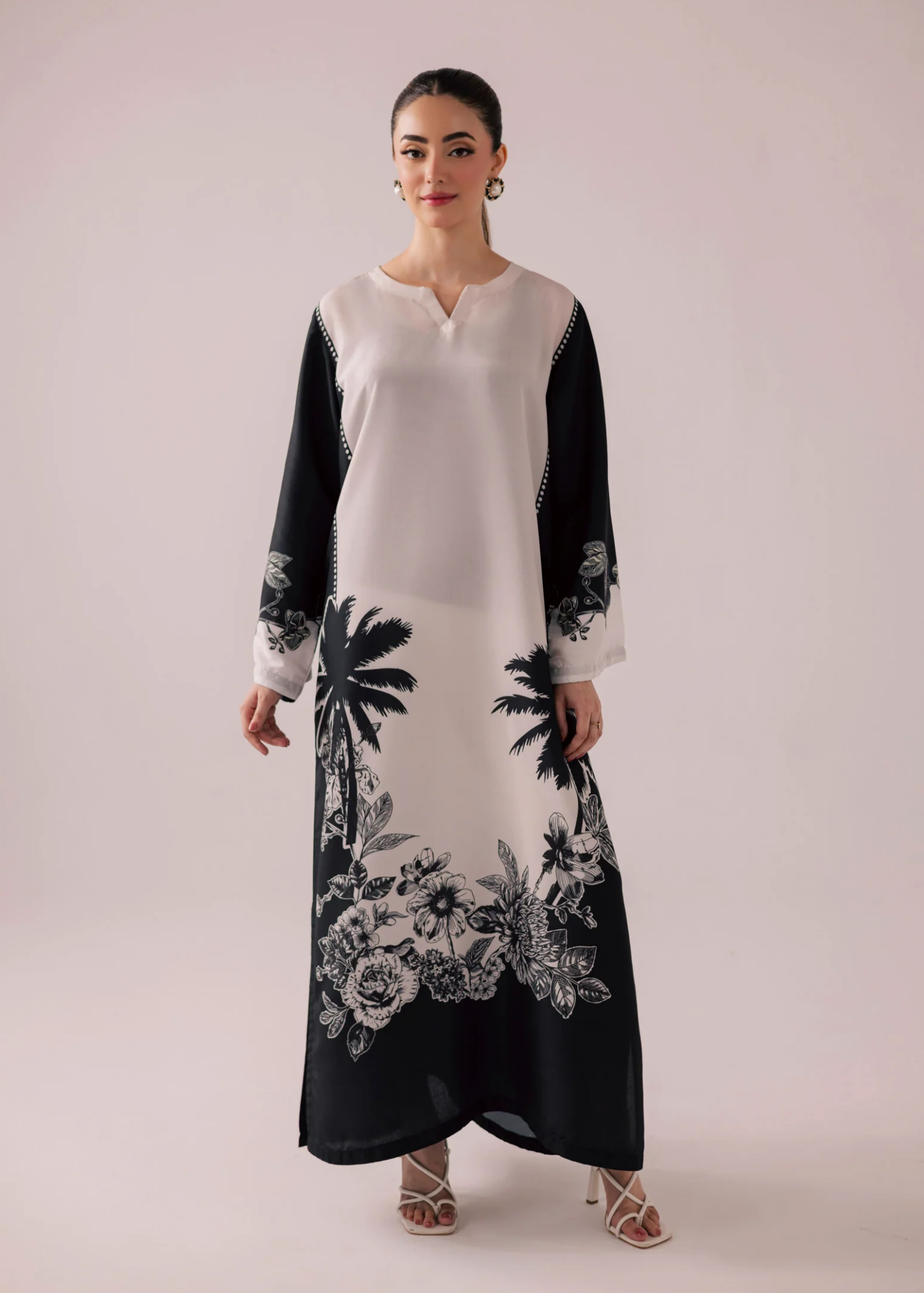 raw silk Kaftan in Off-white, black