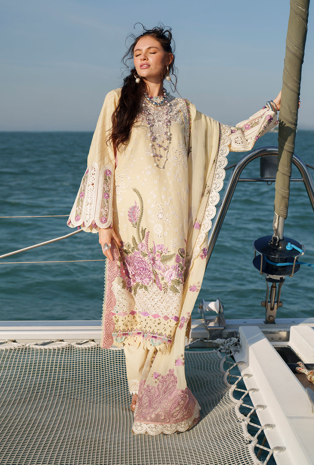 AJR Evara Luxury Lawn – Faria