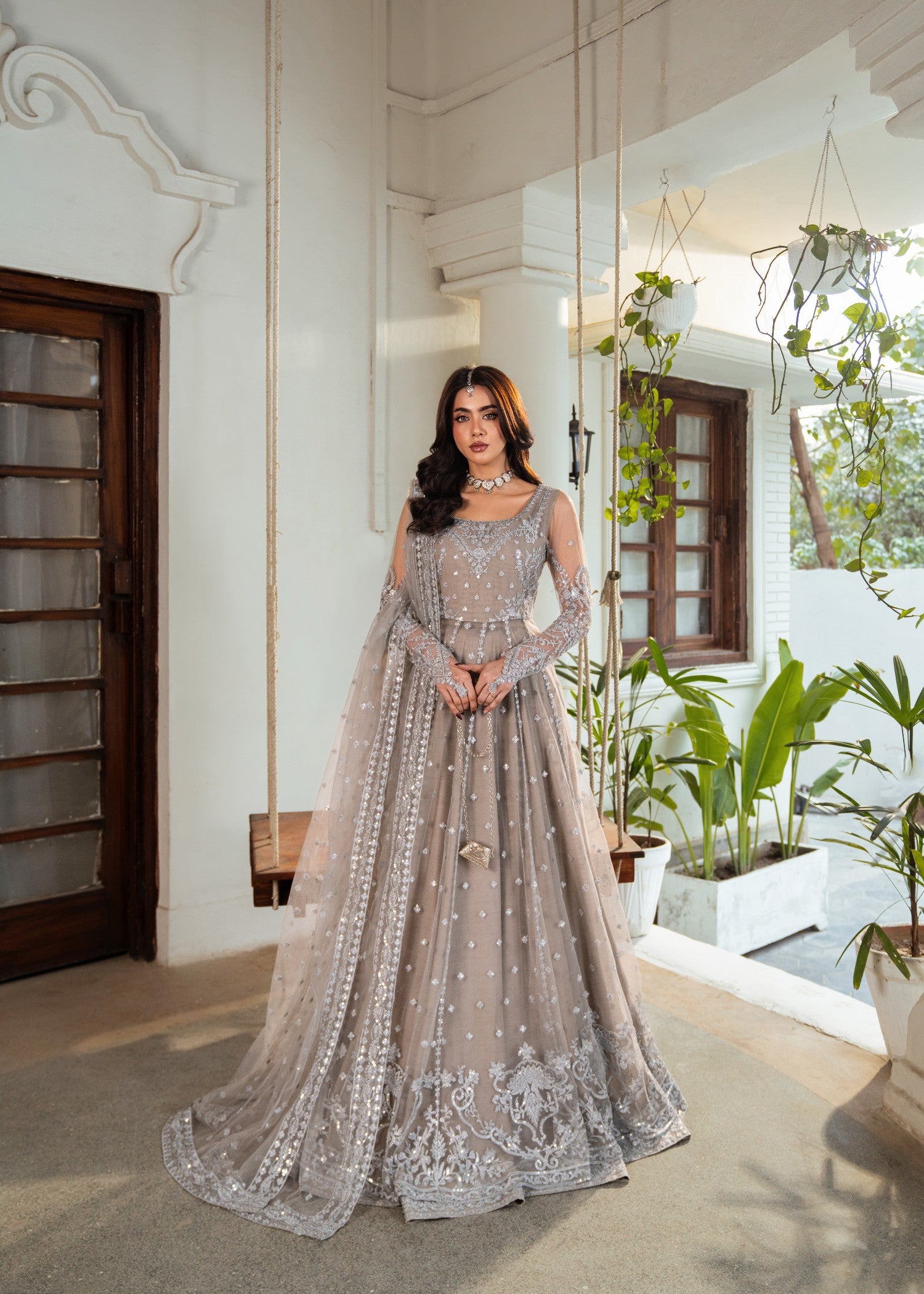 net Pishwas in Warm grey