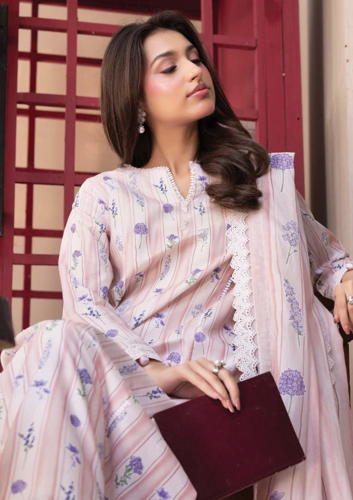 MBasics Elaheh Lawn – V4-10