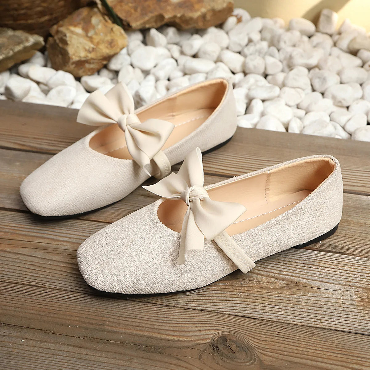 DANIELA FLATS