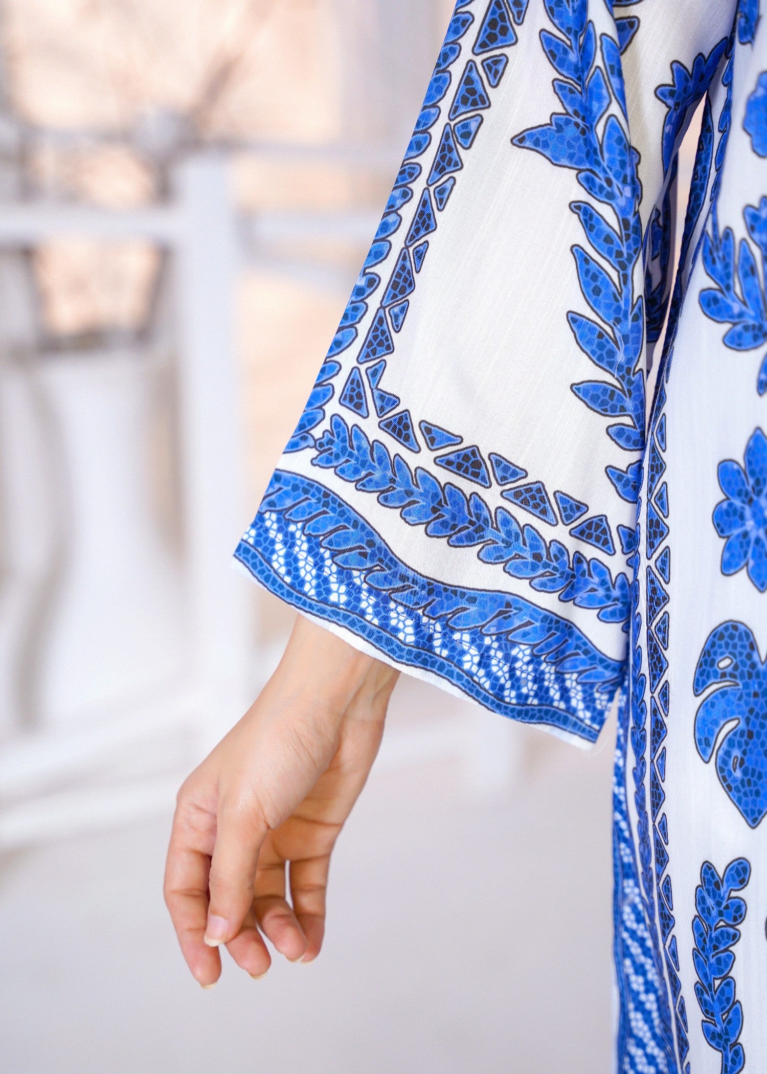 pk raw silk Kaftan in White, midnight blue