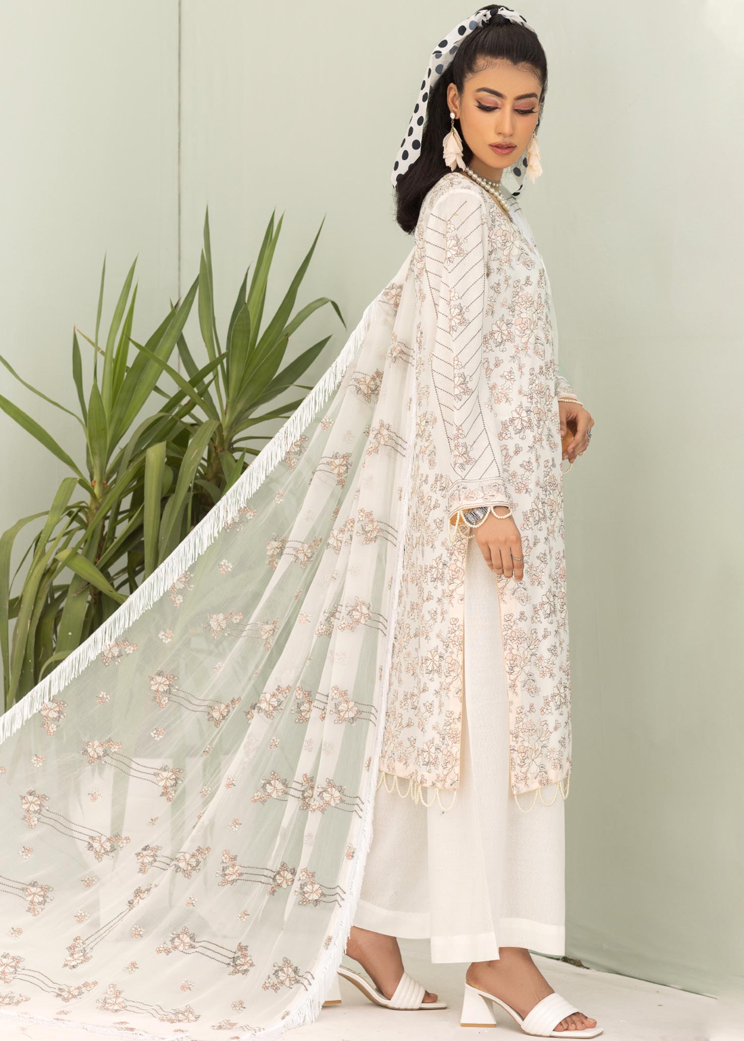 karandi Unstitched in White